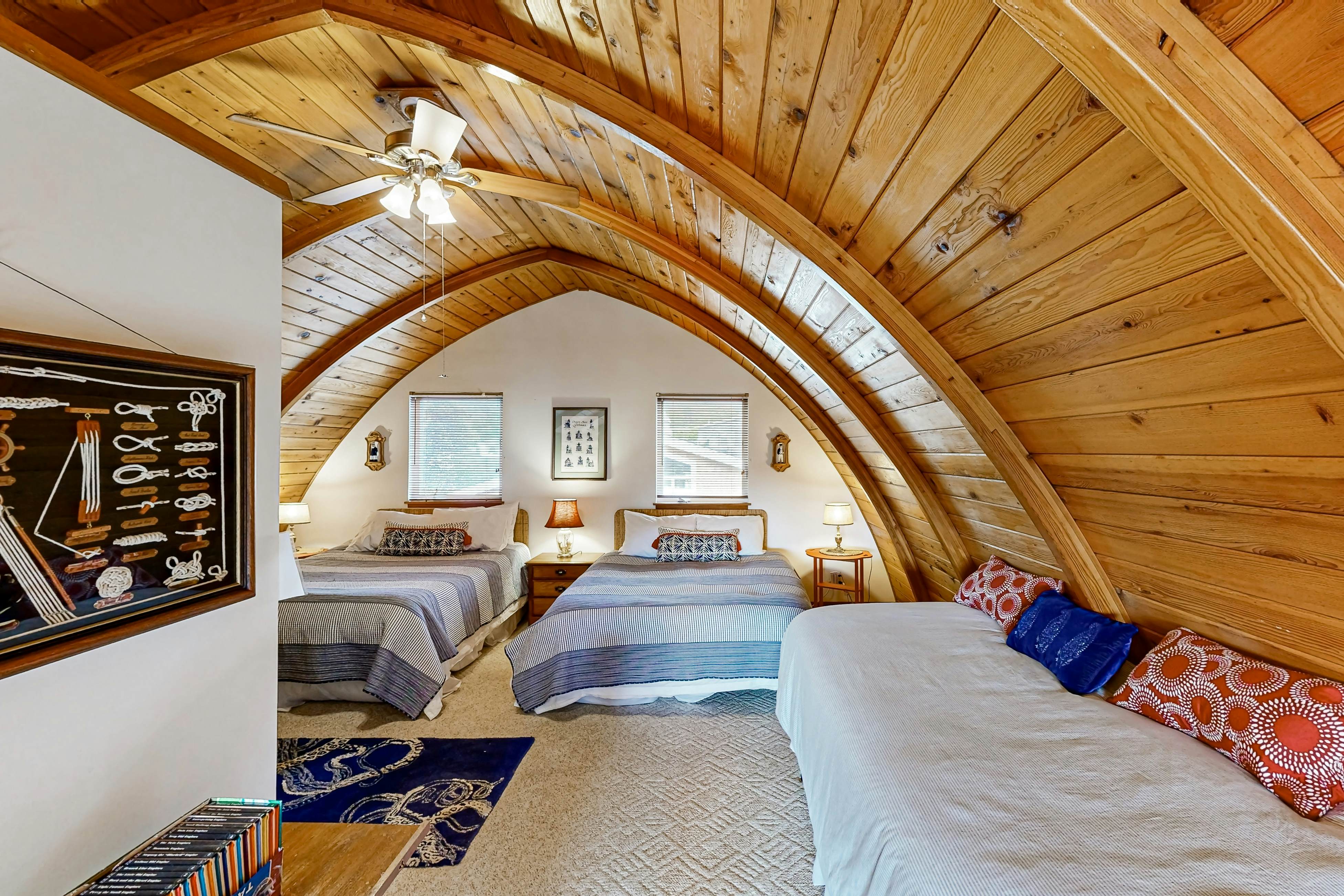 Hallie Hideaway - MCA 329