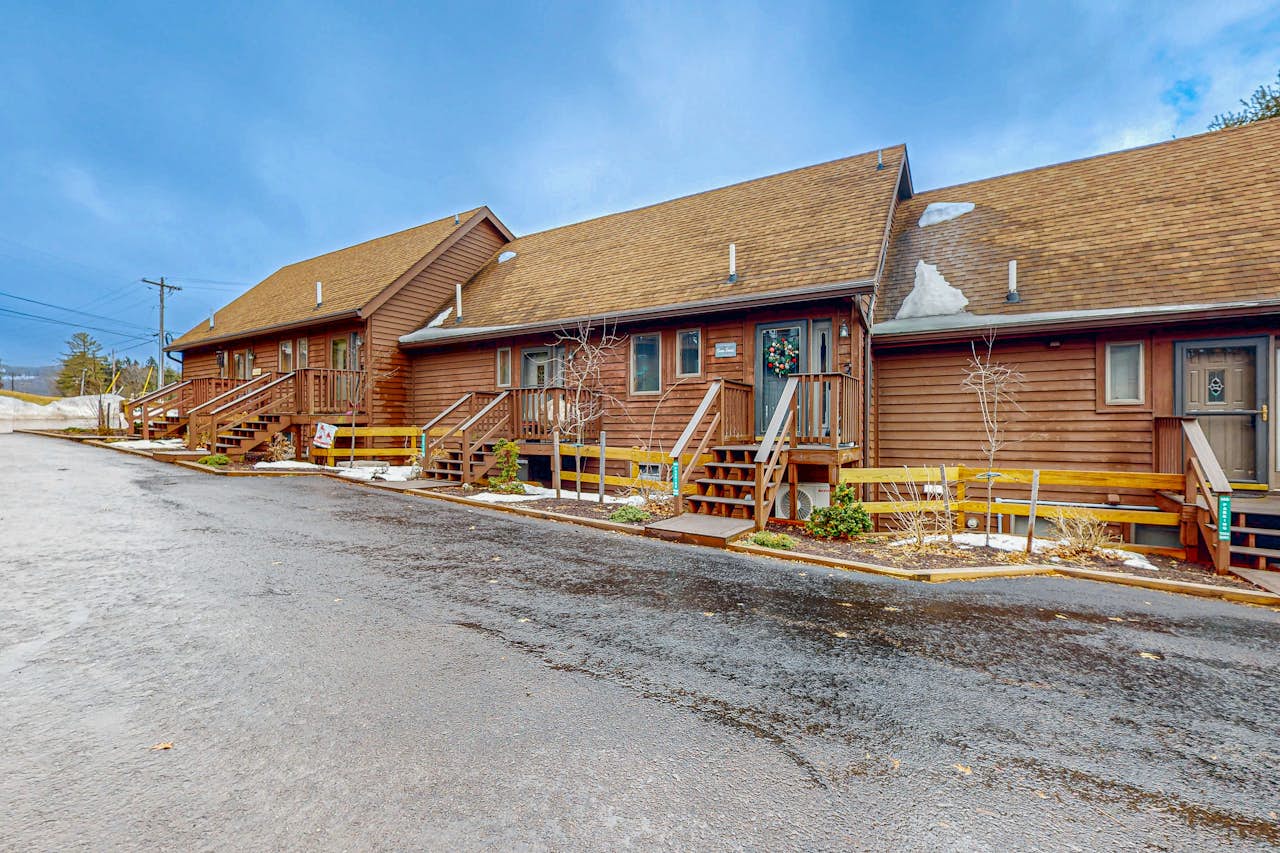 Sans Souci Bed McHenry, MD Townhouse Vacasa