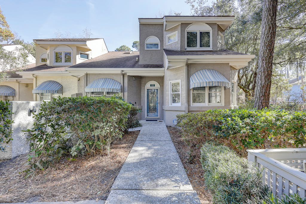 Family Condo In Ideal Location w/Shared Pool, WiFi, W/D, Firepit - Near Beach — Hilton Head, SC — vacation rental