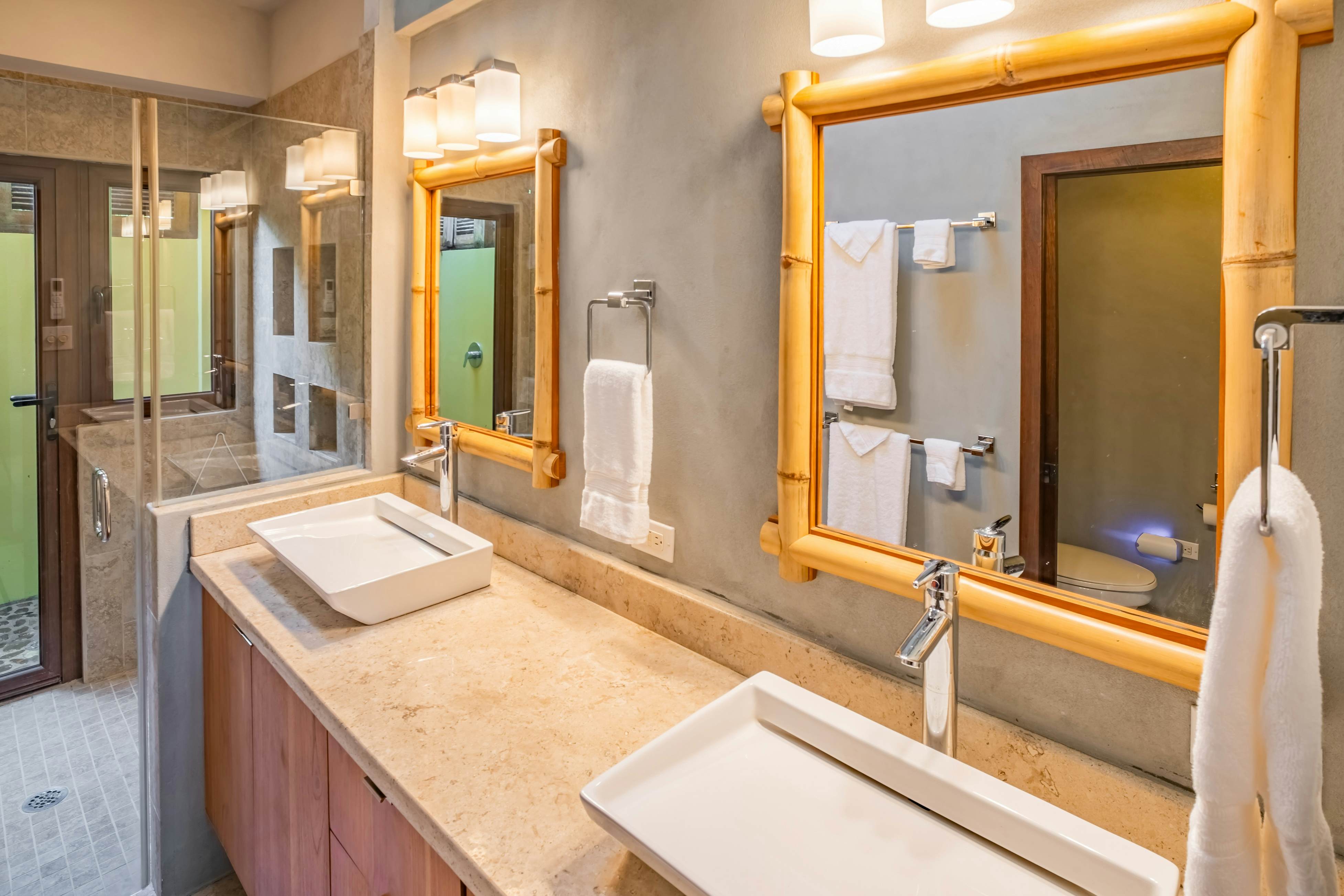 Treehouse at Sanctuary Belize