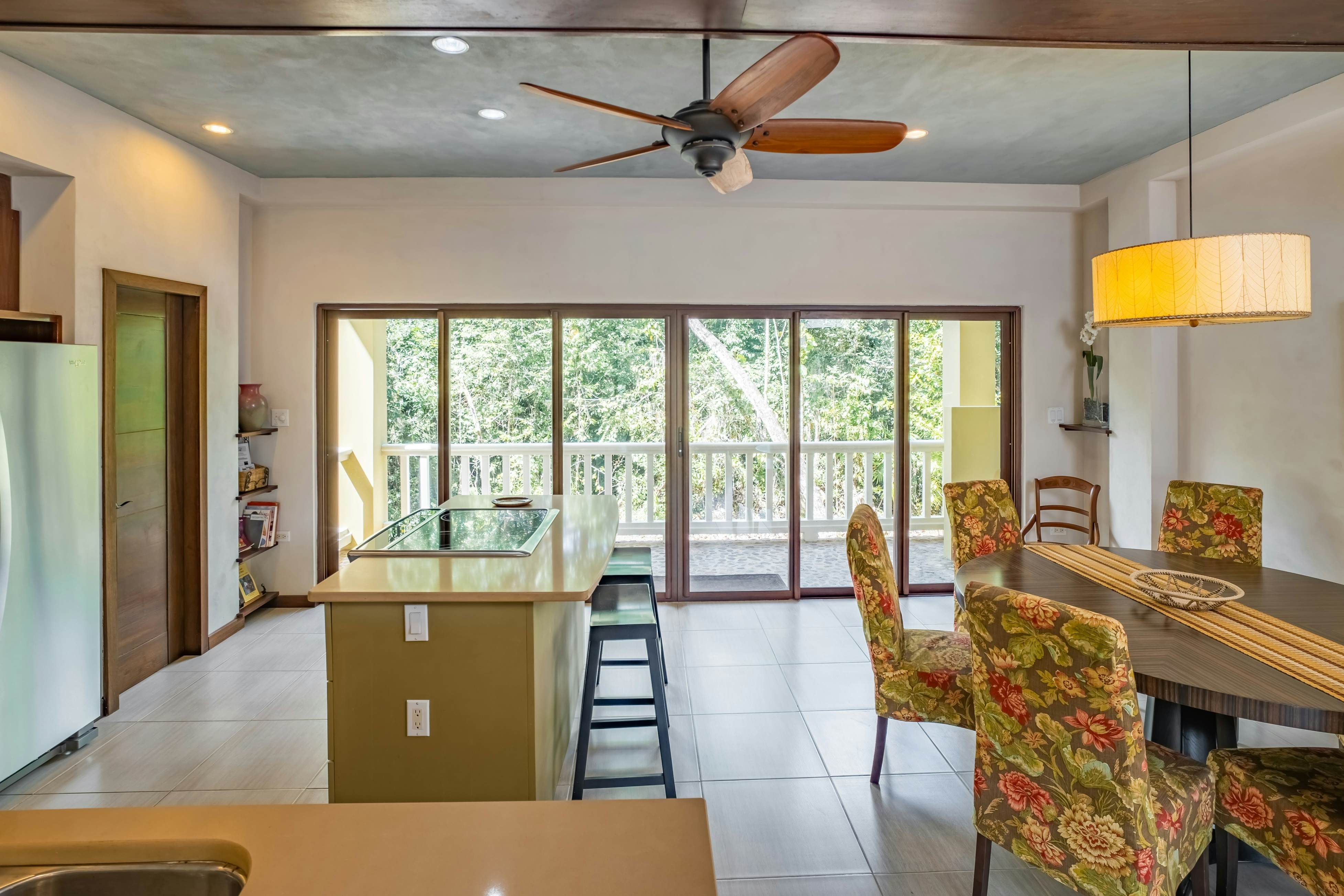 Treehouse at Sanctuary Belize