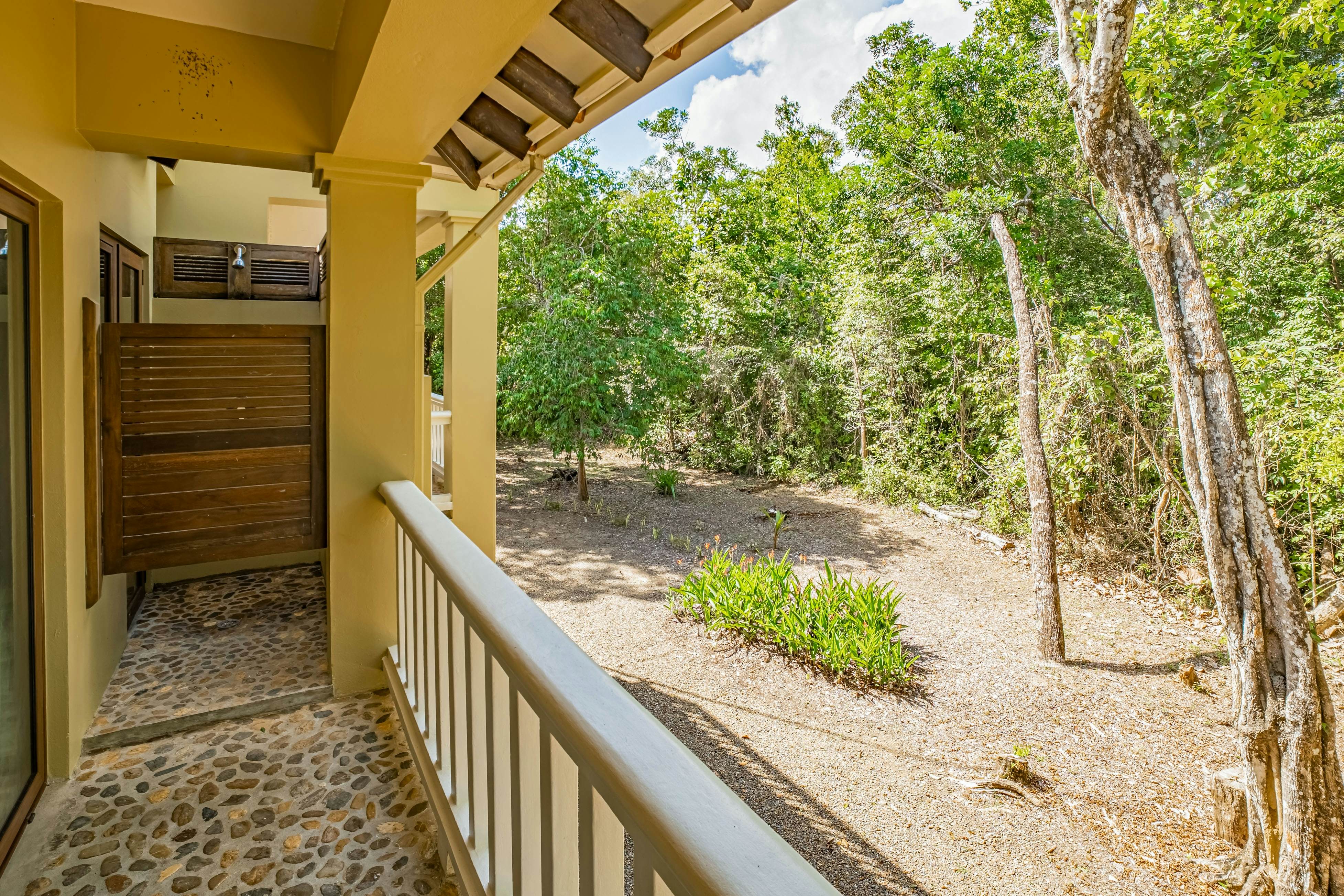 Treehouse at Sanctuary Belize