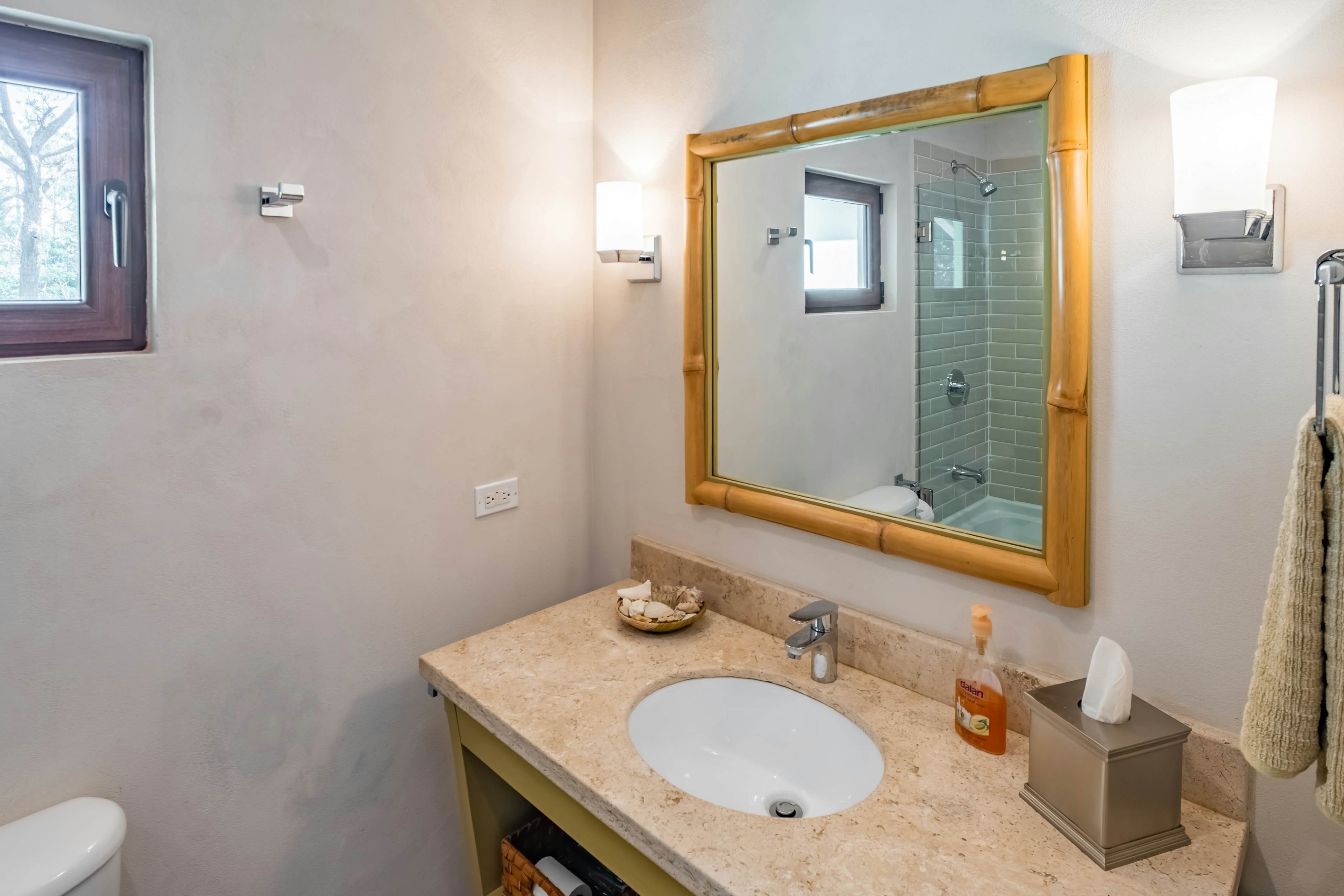 Treehouse at Sanctuary Belize