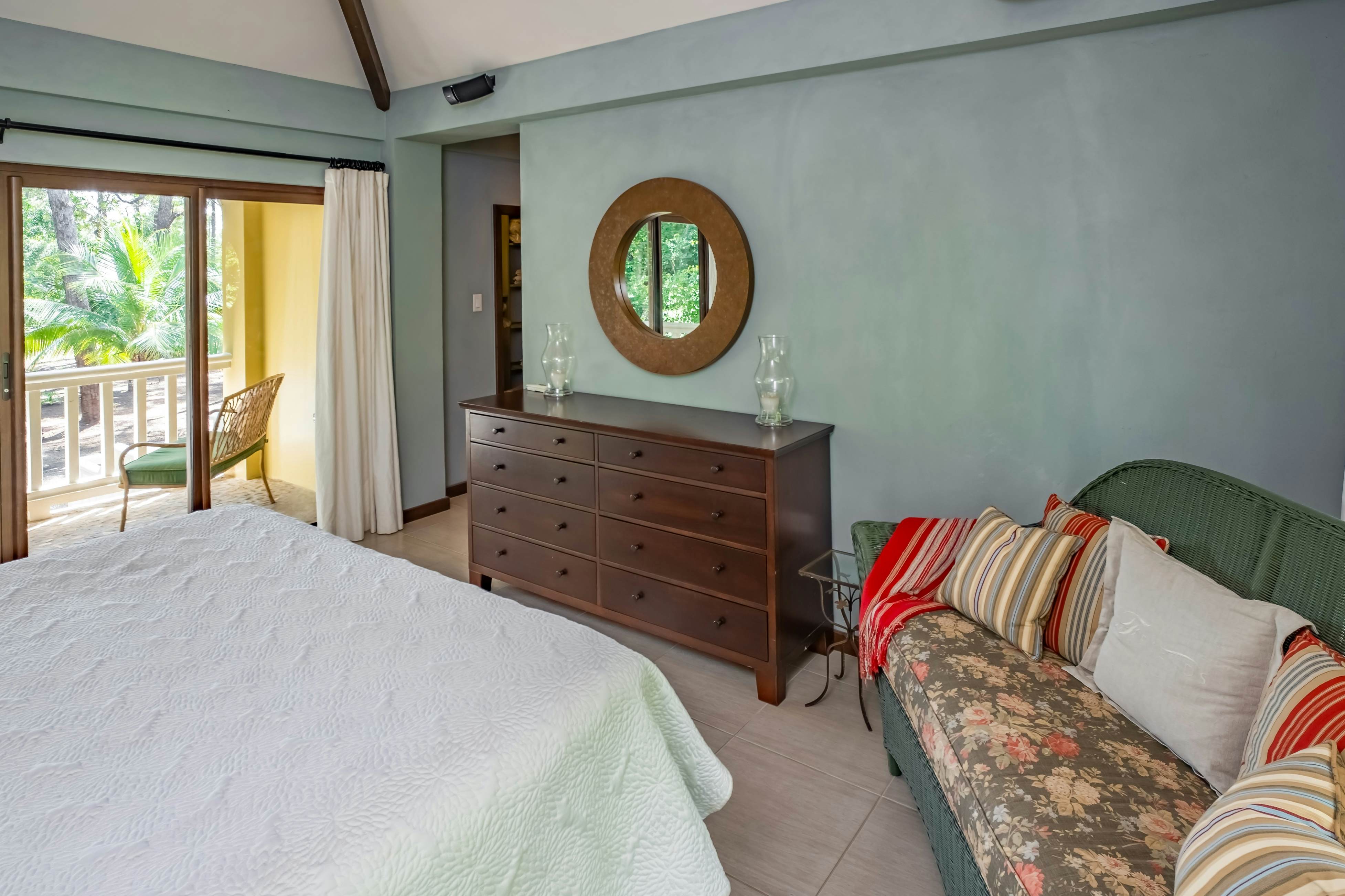 Treehouse at Sanctuary Belize