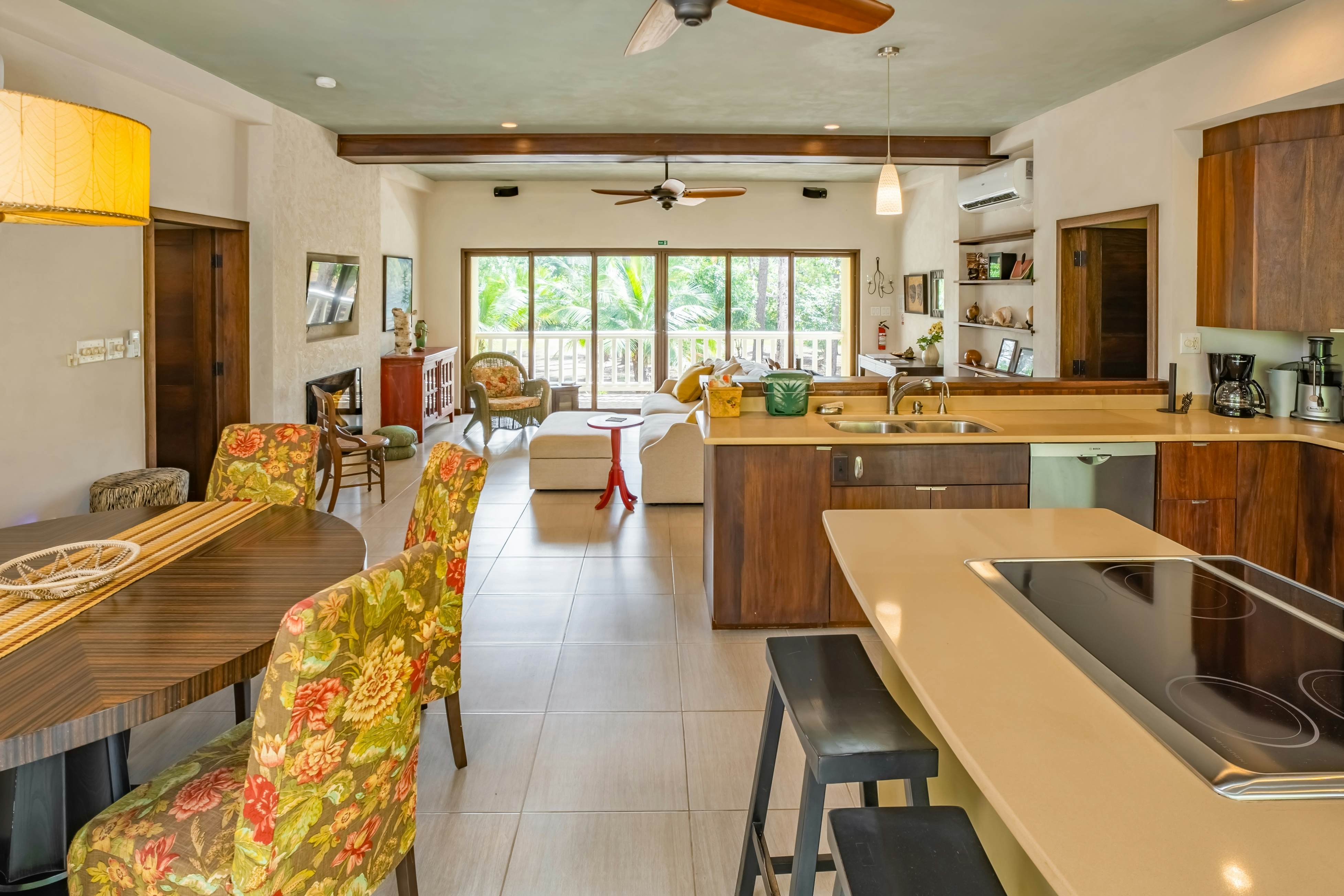 Treehouse at Sanctuary Belize