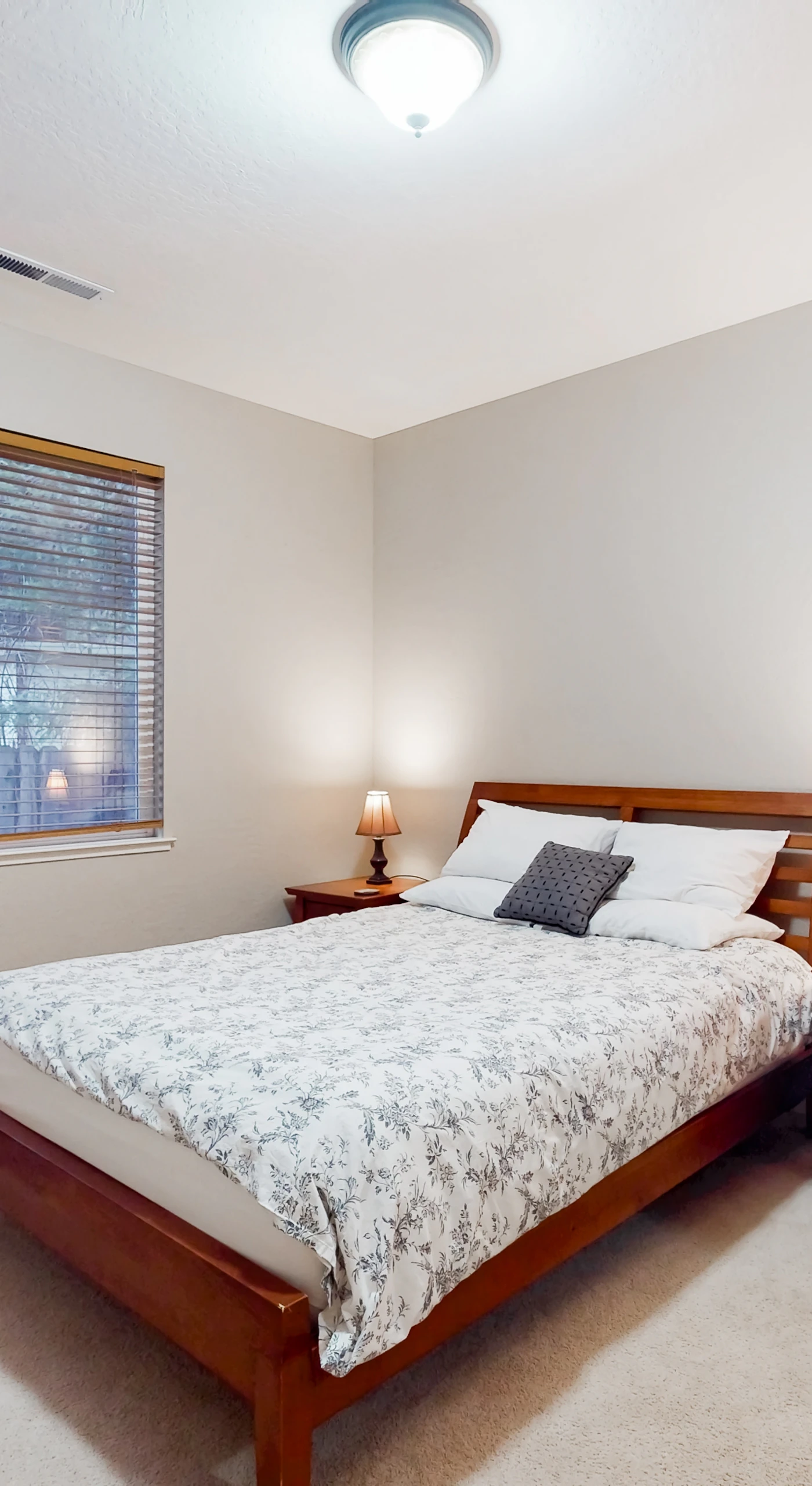 Rest deeply in your queen bed after a day of wine tasting along the Russian River. Bedside reading lights and a curated bookshelf invite quiet evenings in.