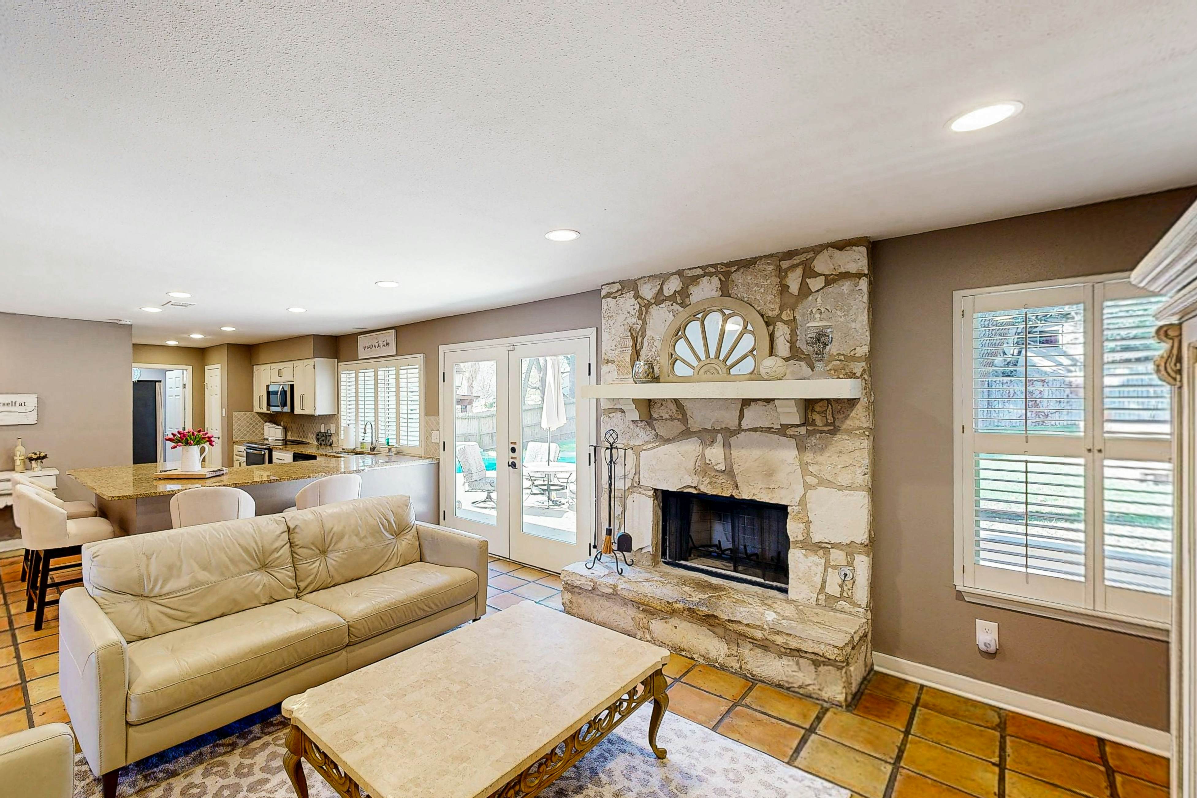 Three King Beds, Private Pool And Dog Friendly