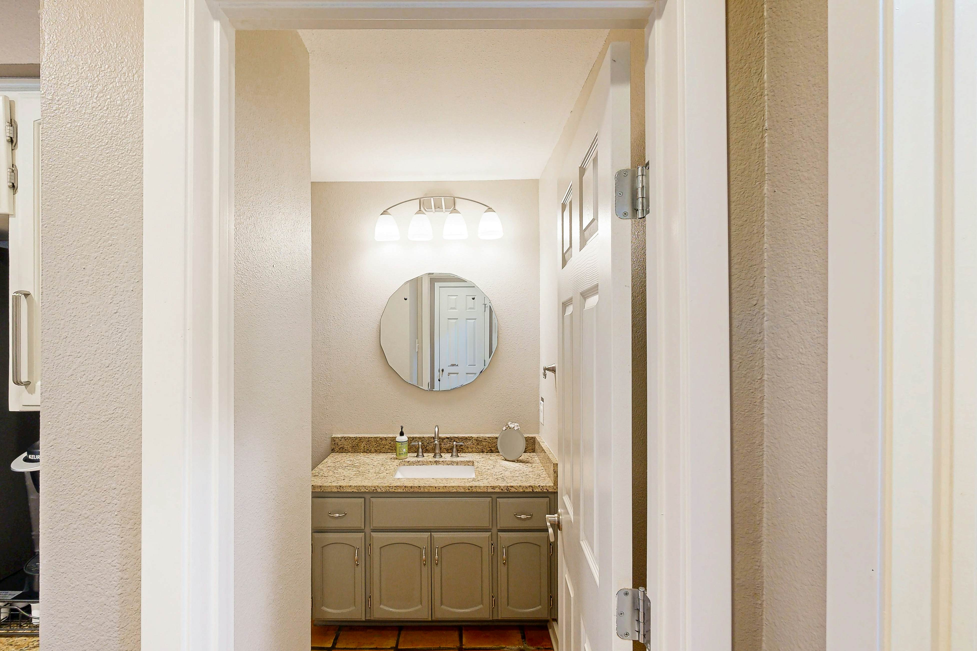 Three King Beds, Private Pool And Dog Friendly