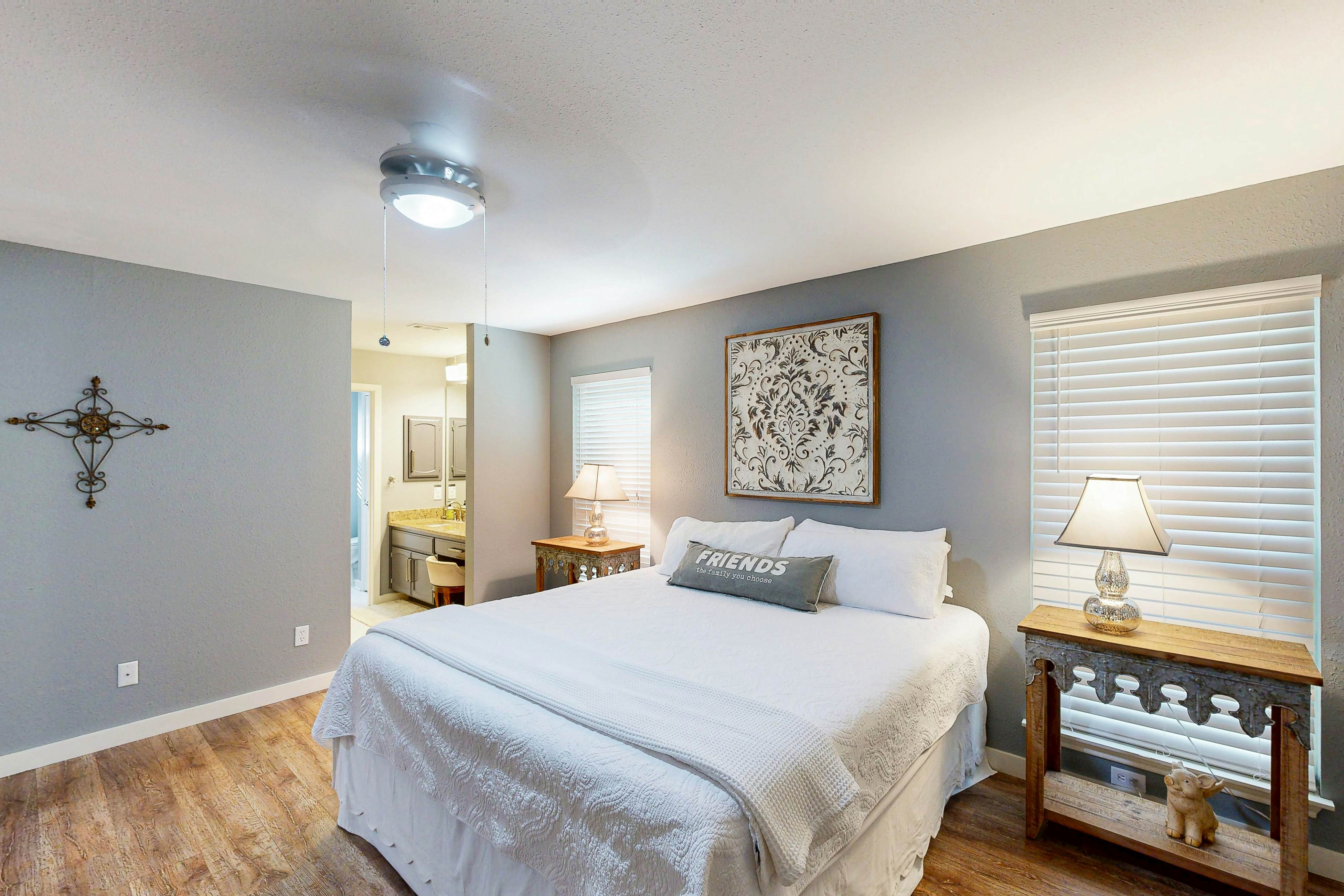 Three King Beds, Private Pool And Dog Friendly