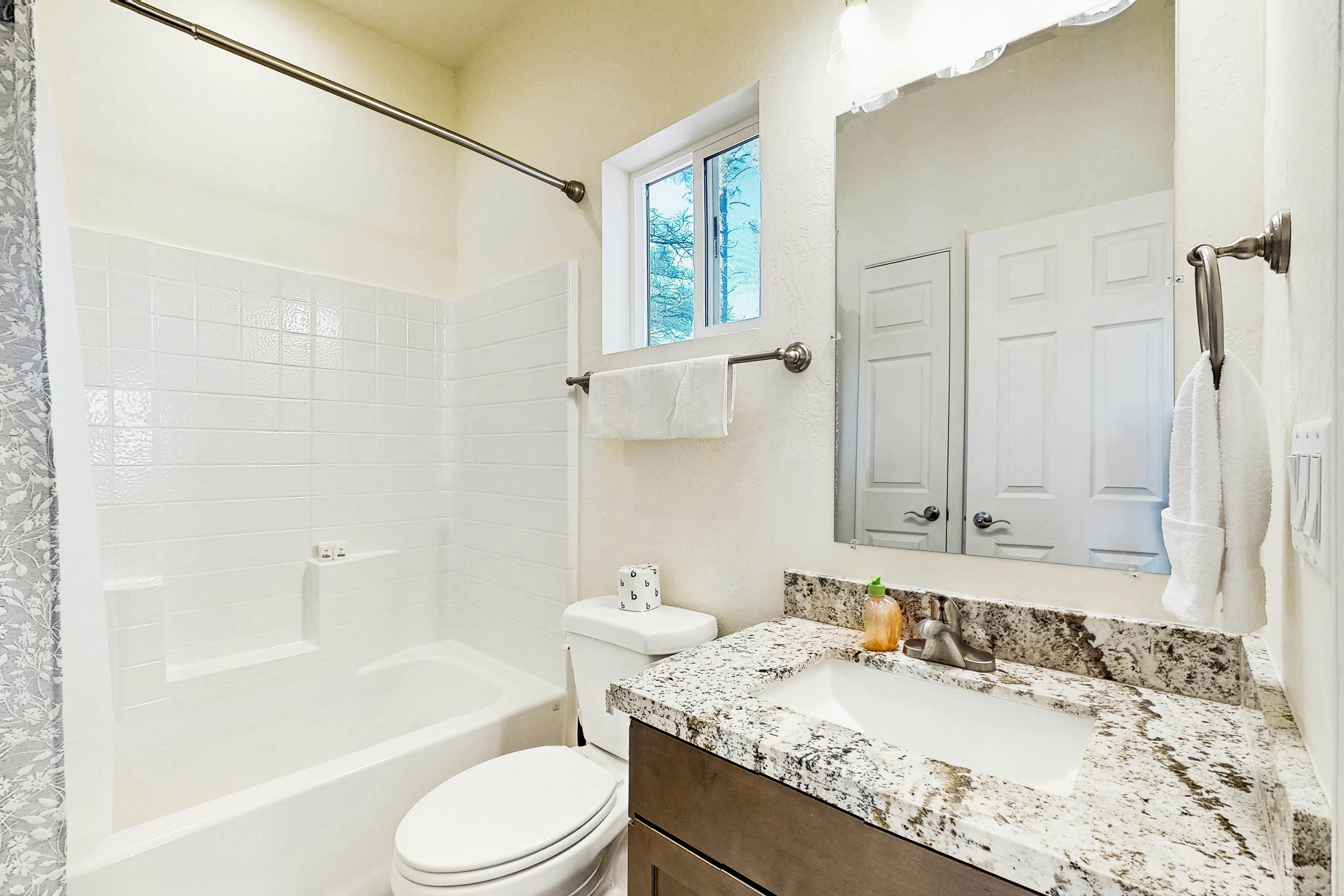 Peaks & Pines Bungalow