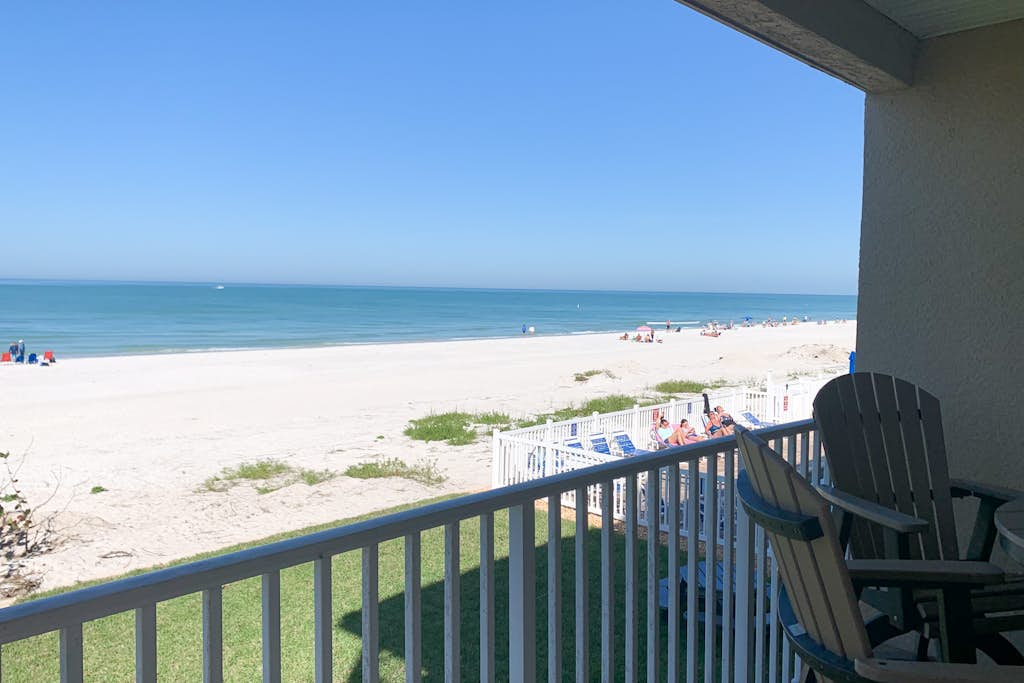 Beachfront corner condo with pool and hot tub easy access to dining — Indian Rocks Beach, FL — vacation rental
