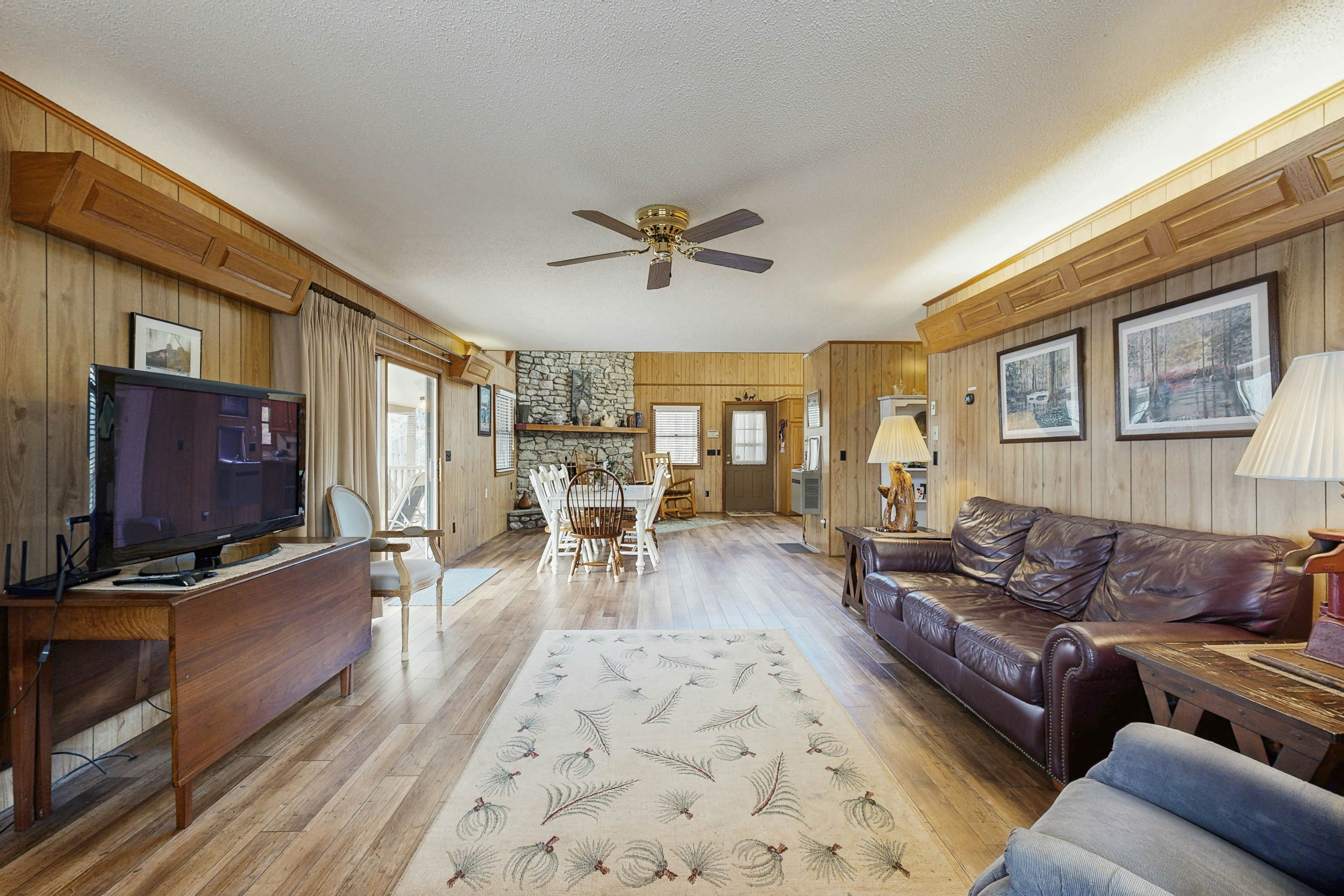 Lodge on Mirror Lake