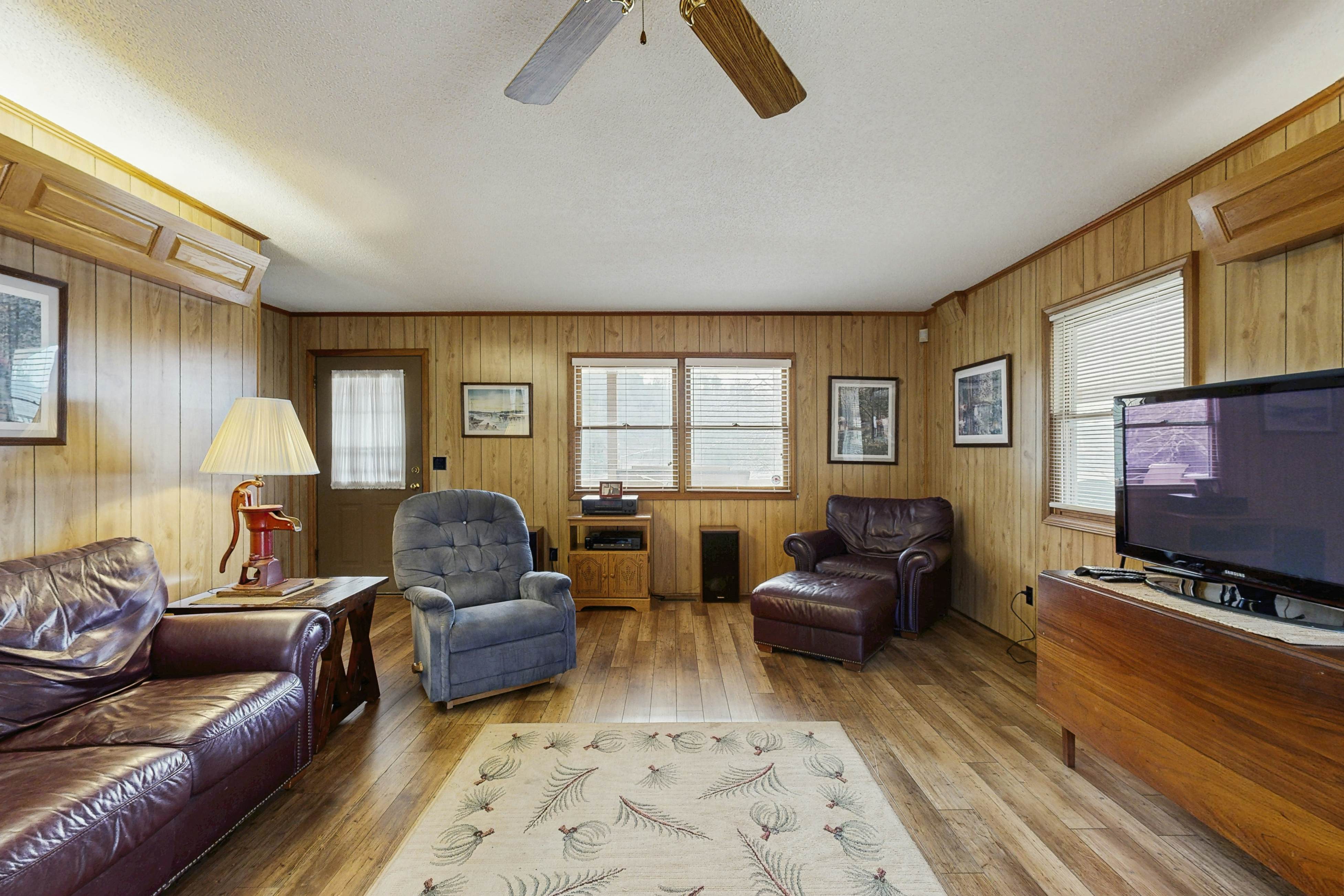 Lodge on Mirror Lake