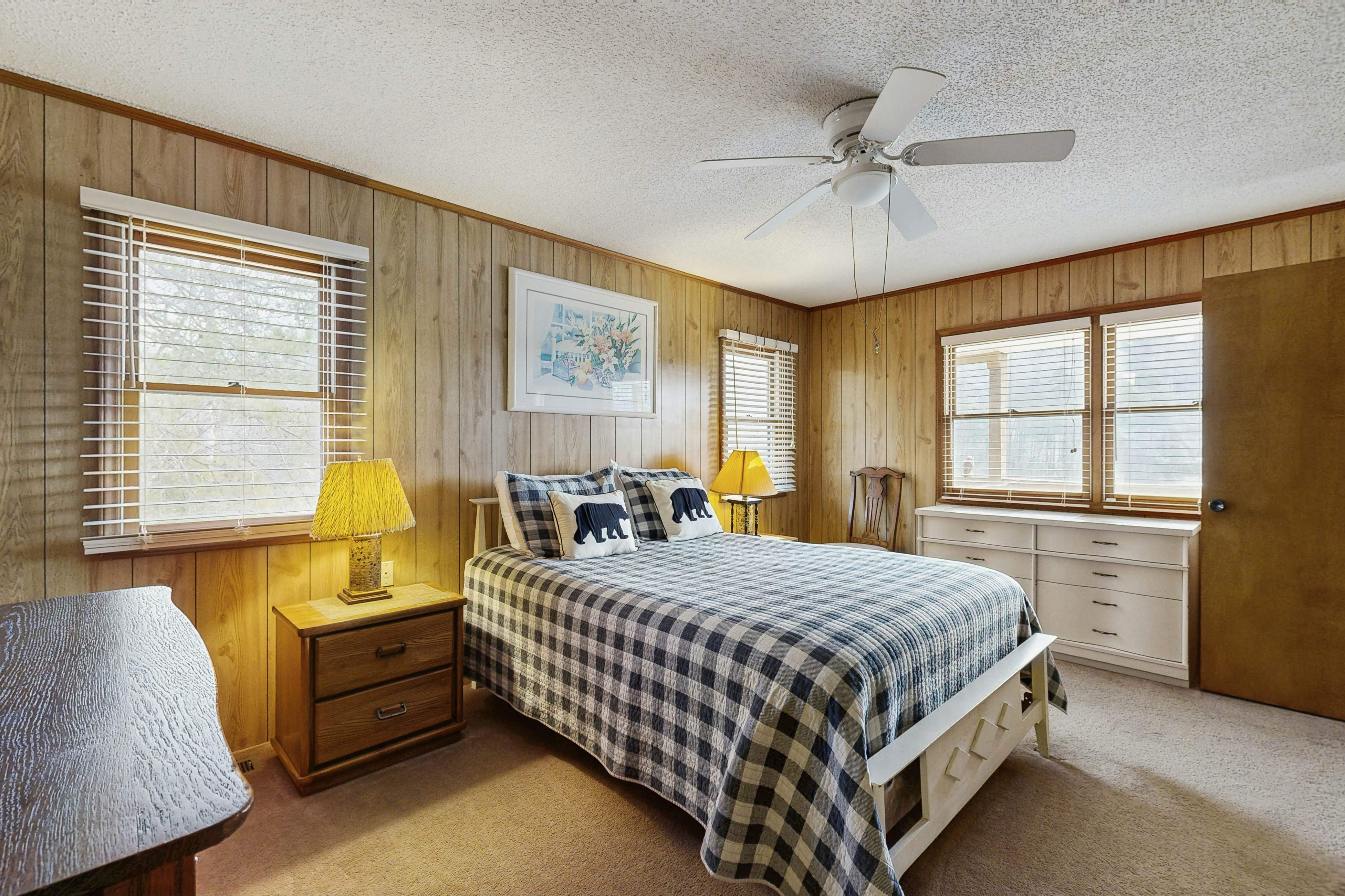 Lodge on Mirror Lake