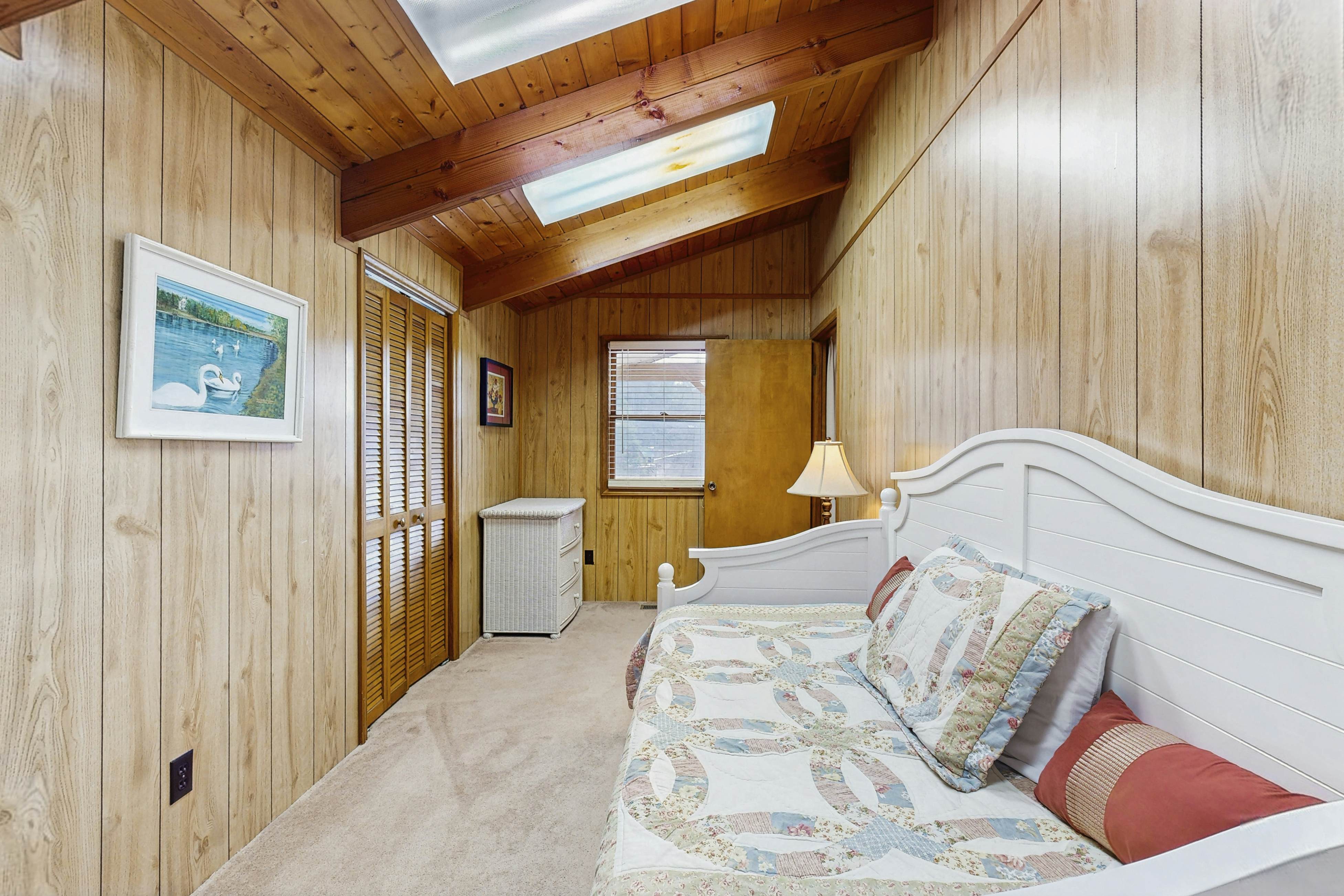 Lodge on Mirror Lake