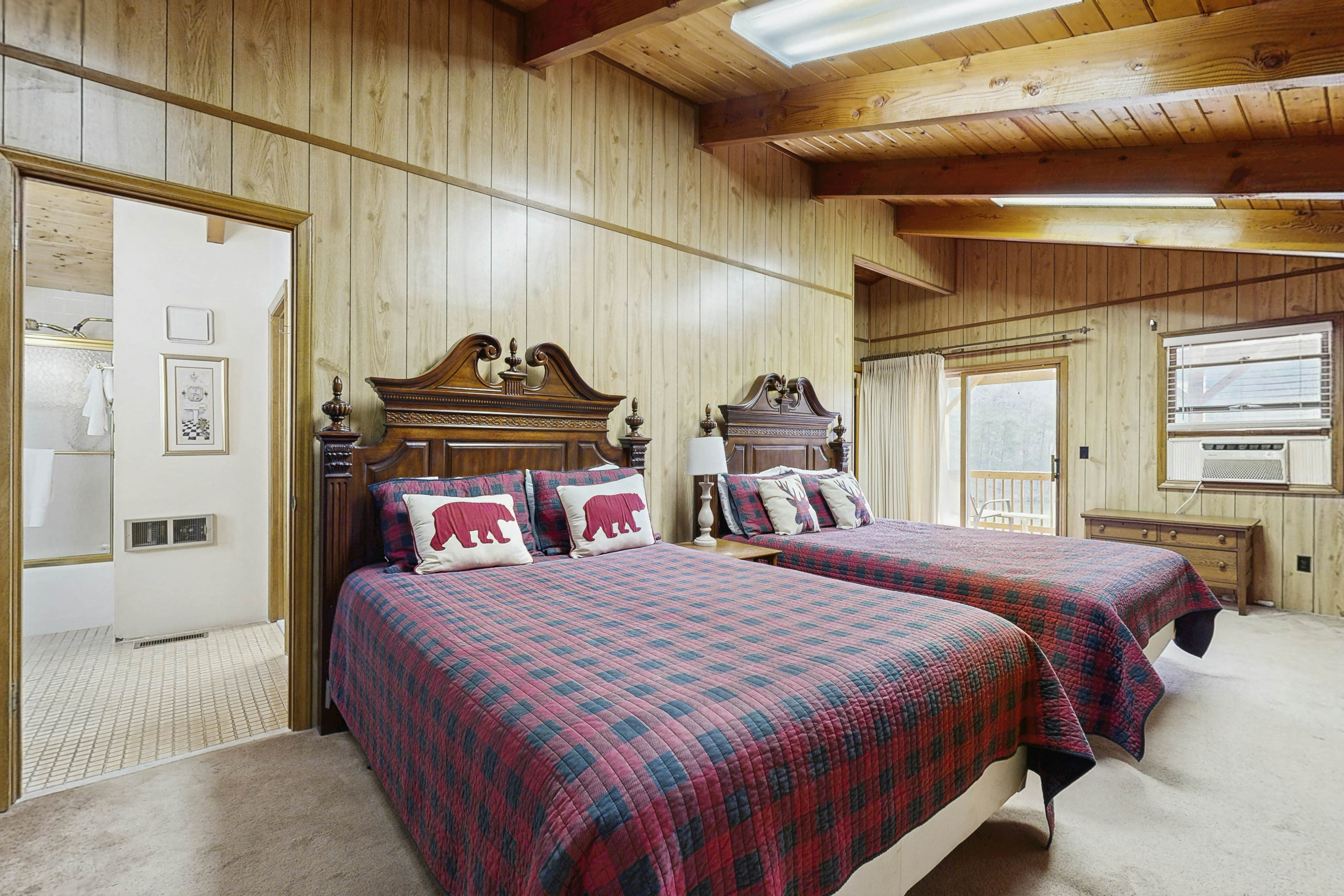 Lodge on Mirror Lake