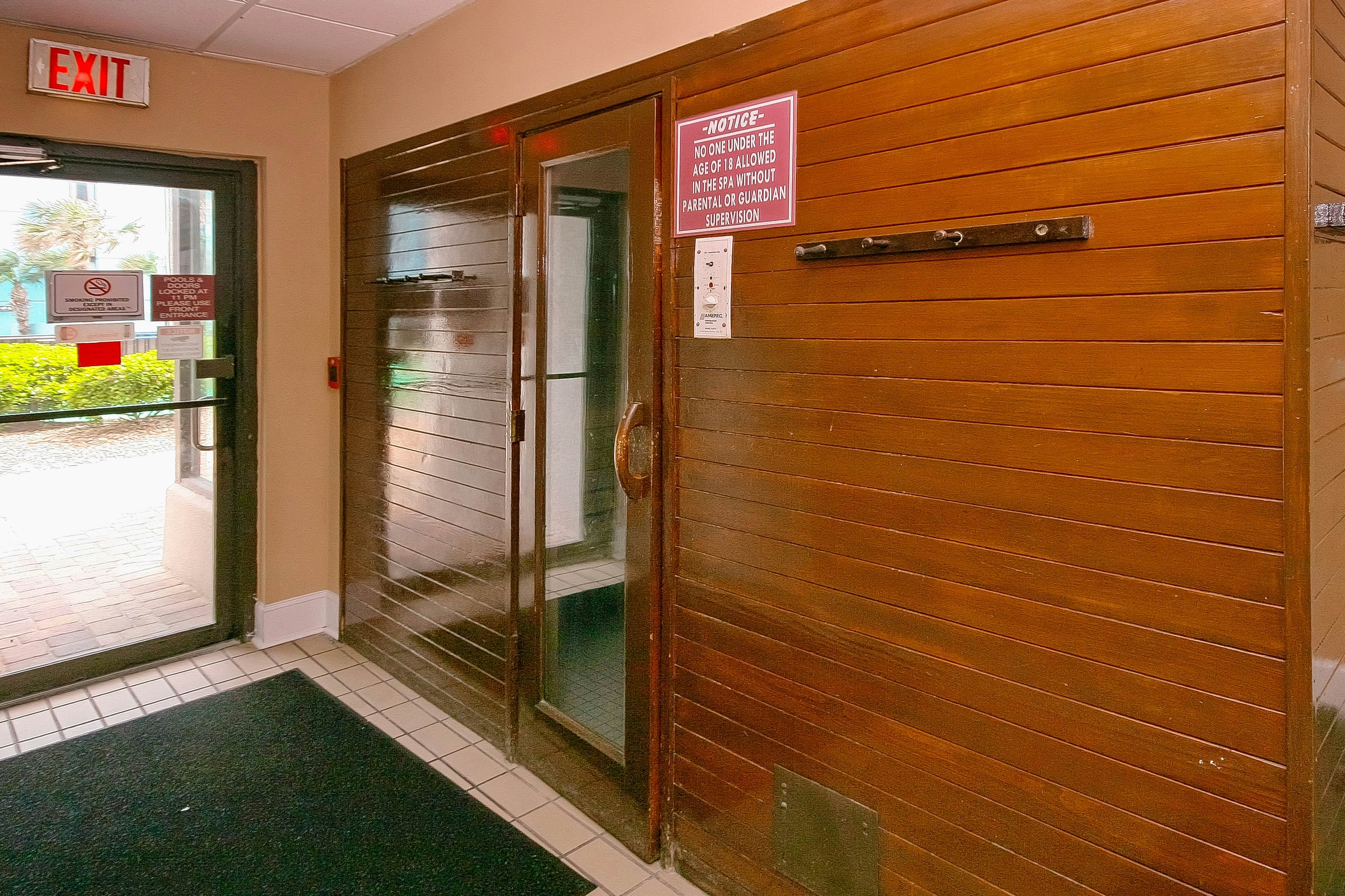 * Palace Resort 1808