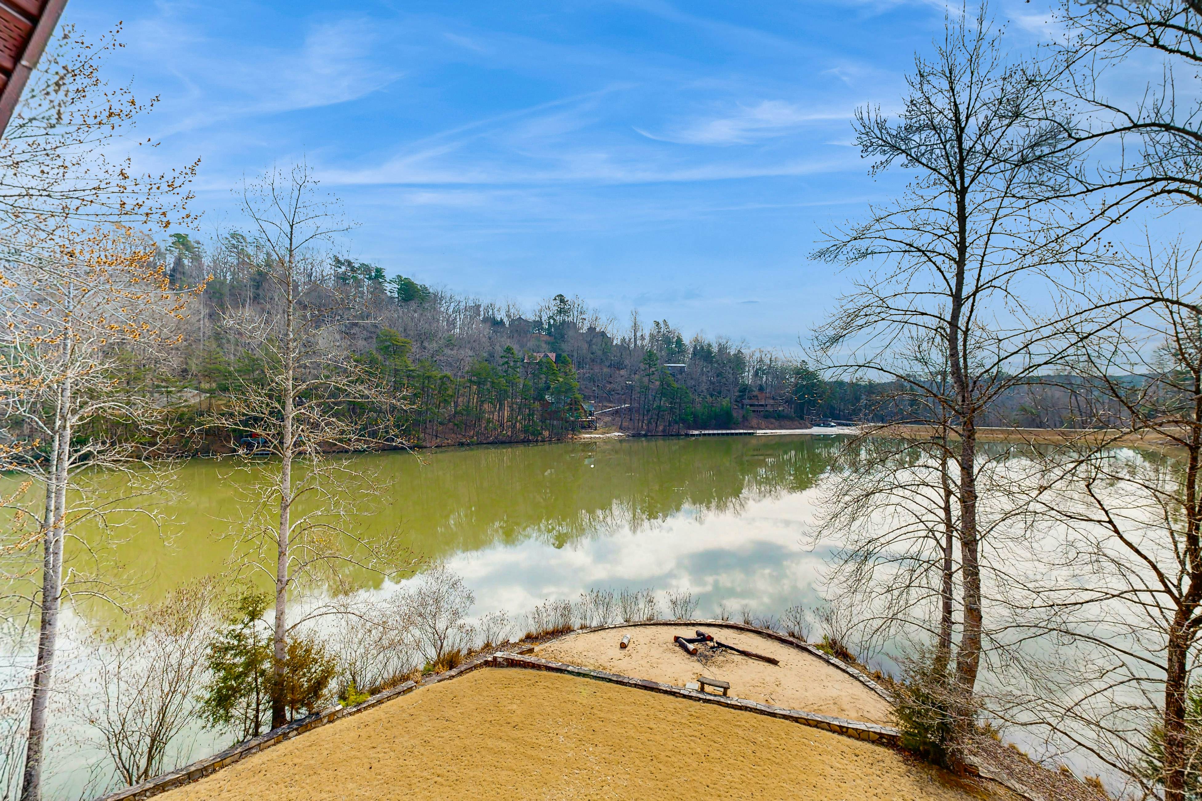 Lodge on Mirror Lake