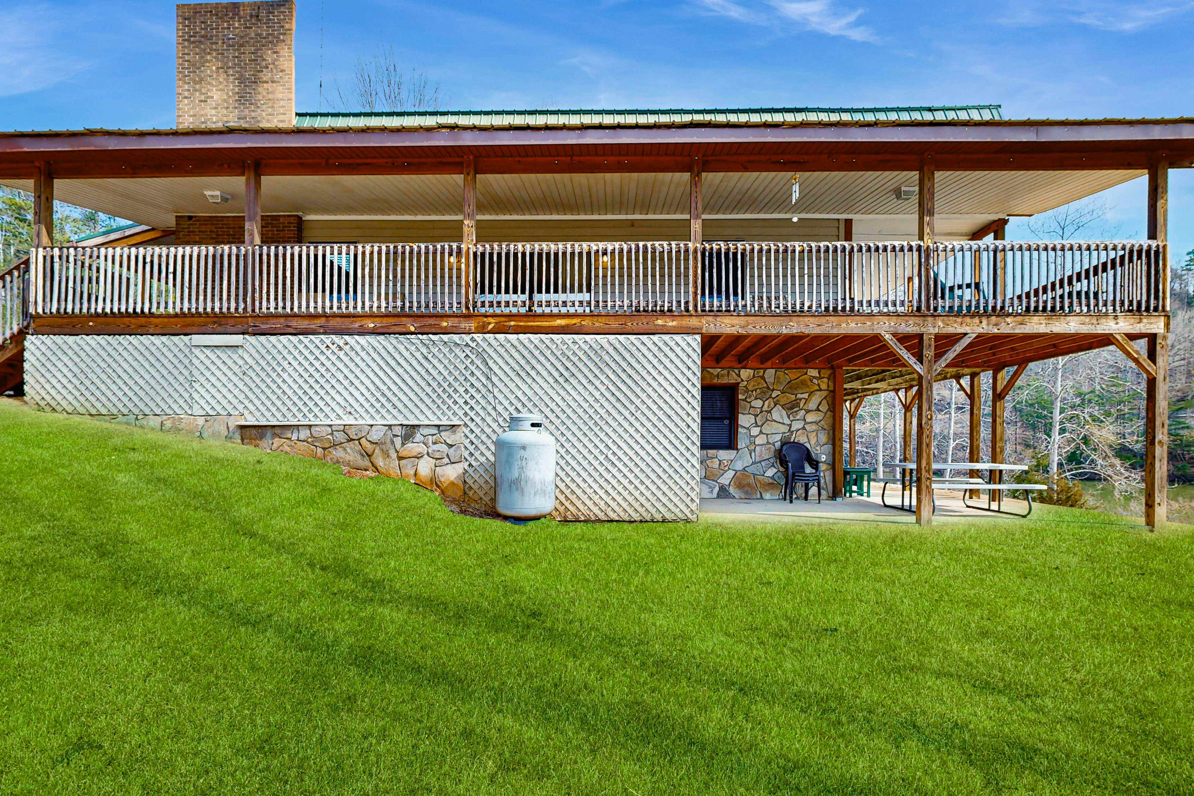 Lodge on Mirror Lake