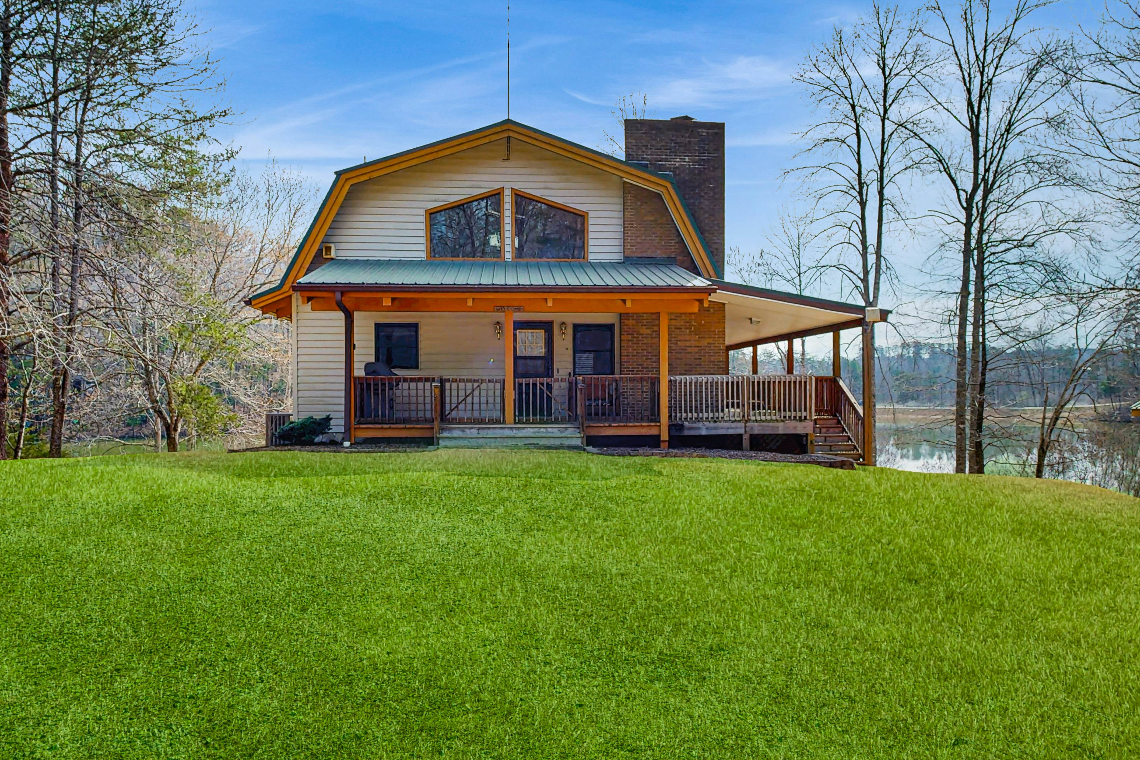 Lodge on Mirror Lake