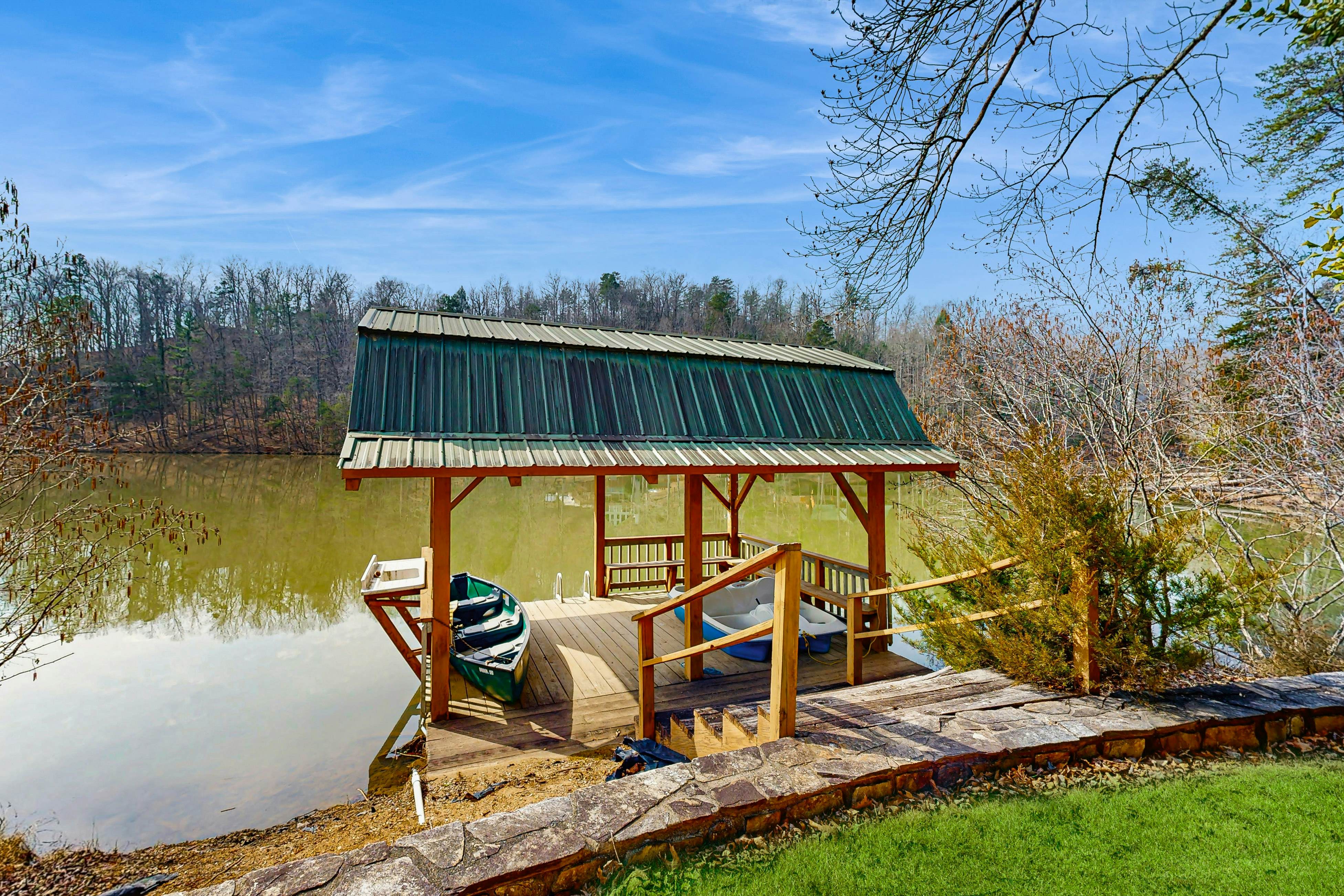 Lodge on Mirror Lake
