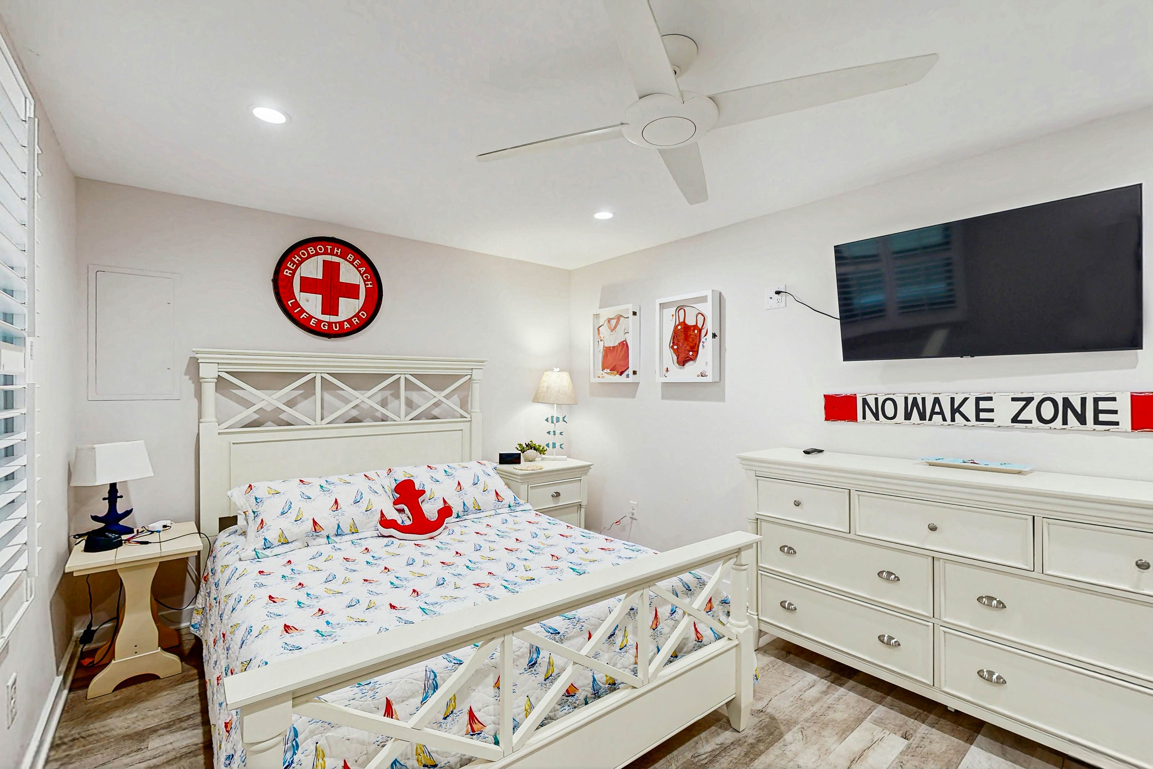 Town of Rehoboth Beach - The Boxwood House - 21 Wilmington Ave #1E