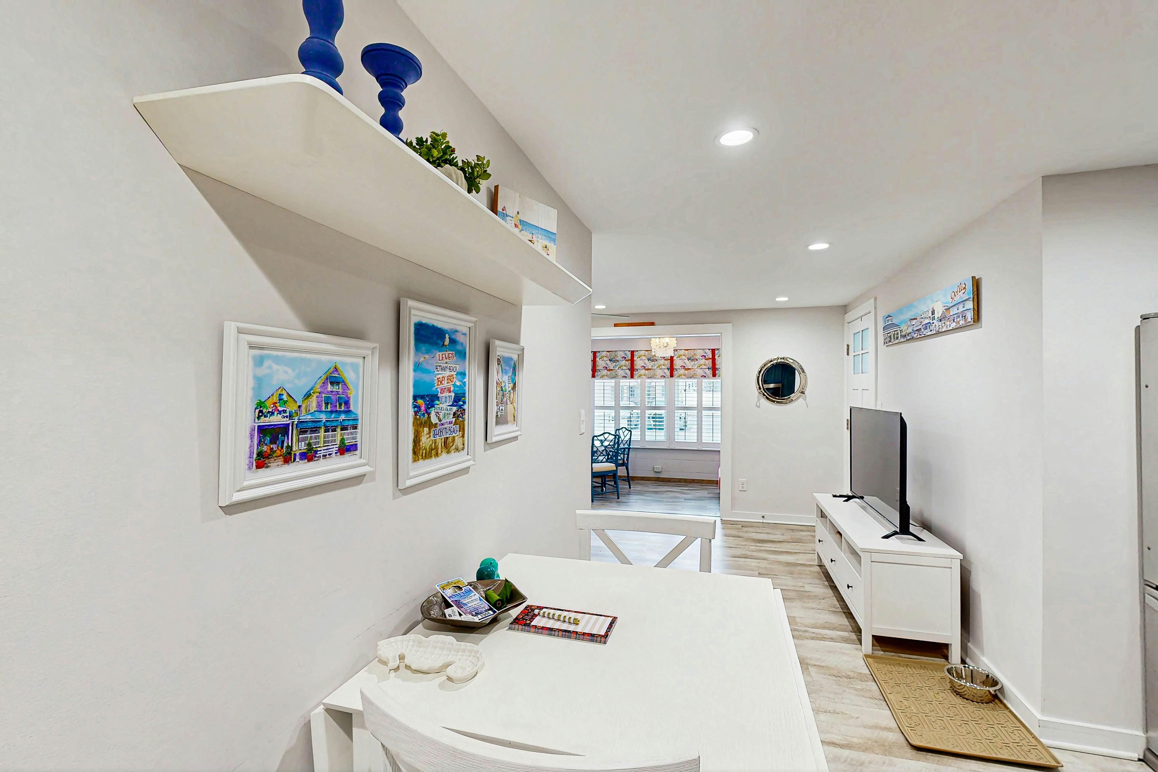 Town of Rehoboth Beach - The Boxwood House - 21 Wilmington Ave #1E