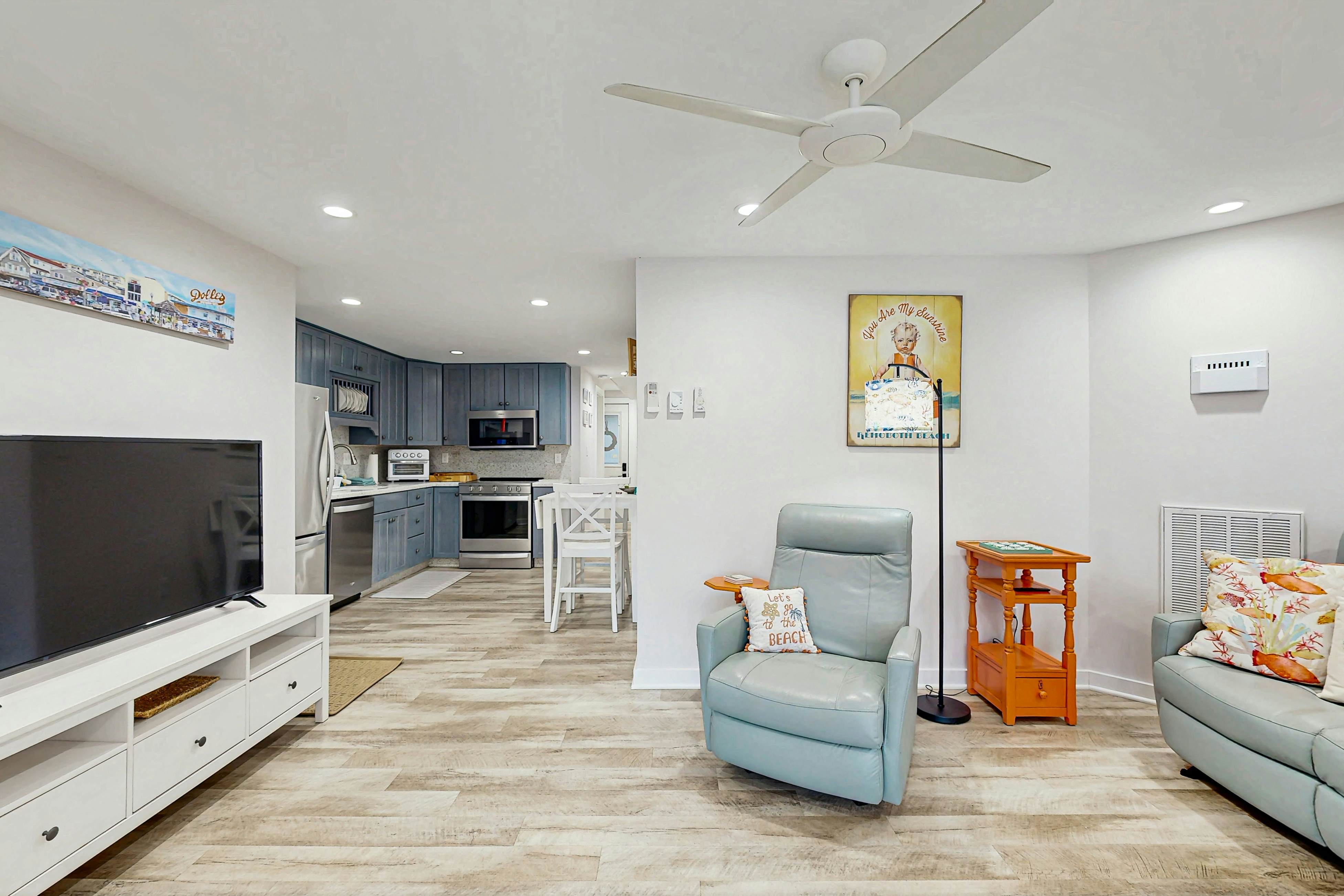 Town of Rehoboth Beach - The Boxwood House - 21 Wilmington Ave #1E