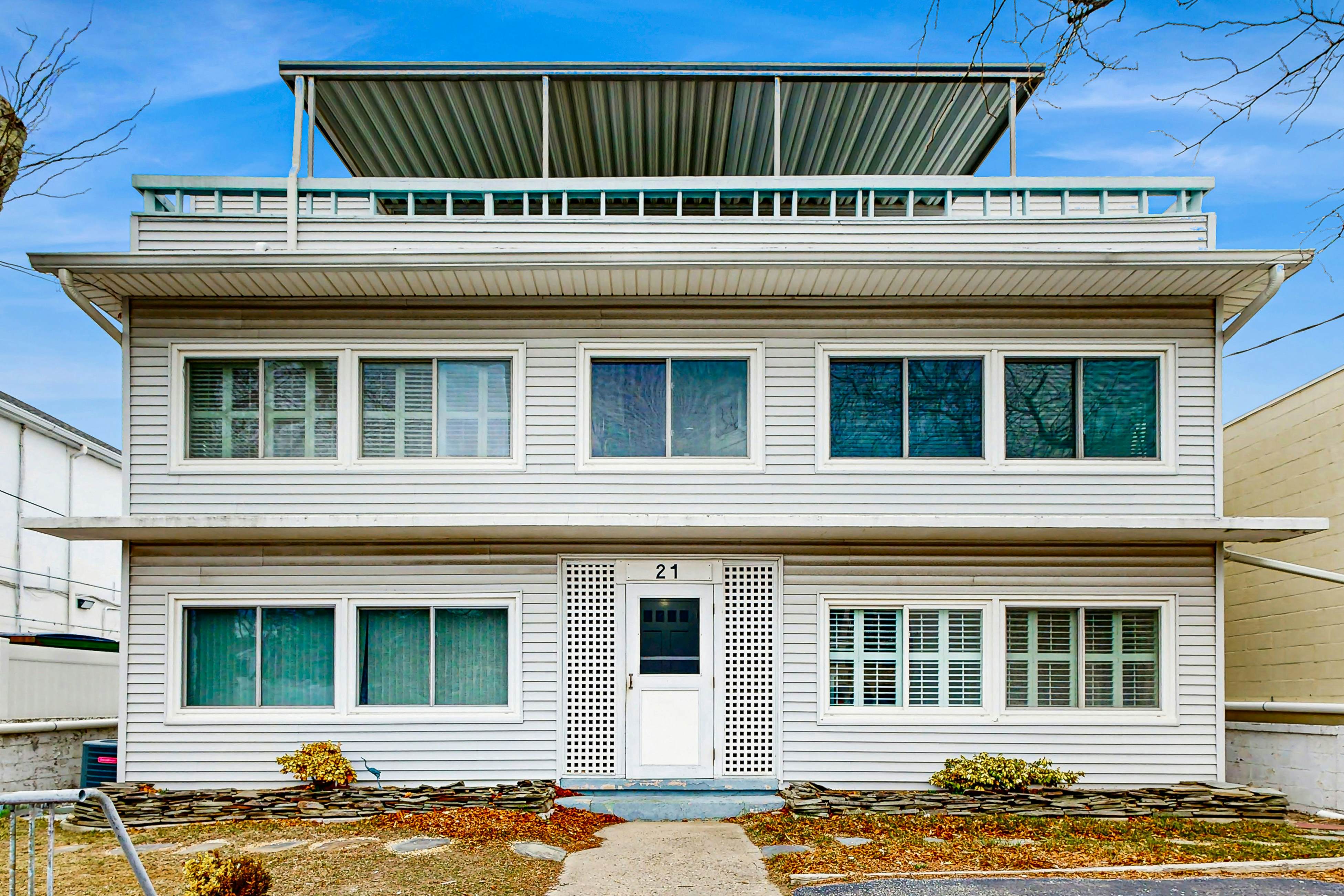 Town of Rehoboth Beach - The Boxwood House - 21 Wilmington Ave #1E