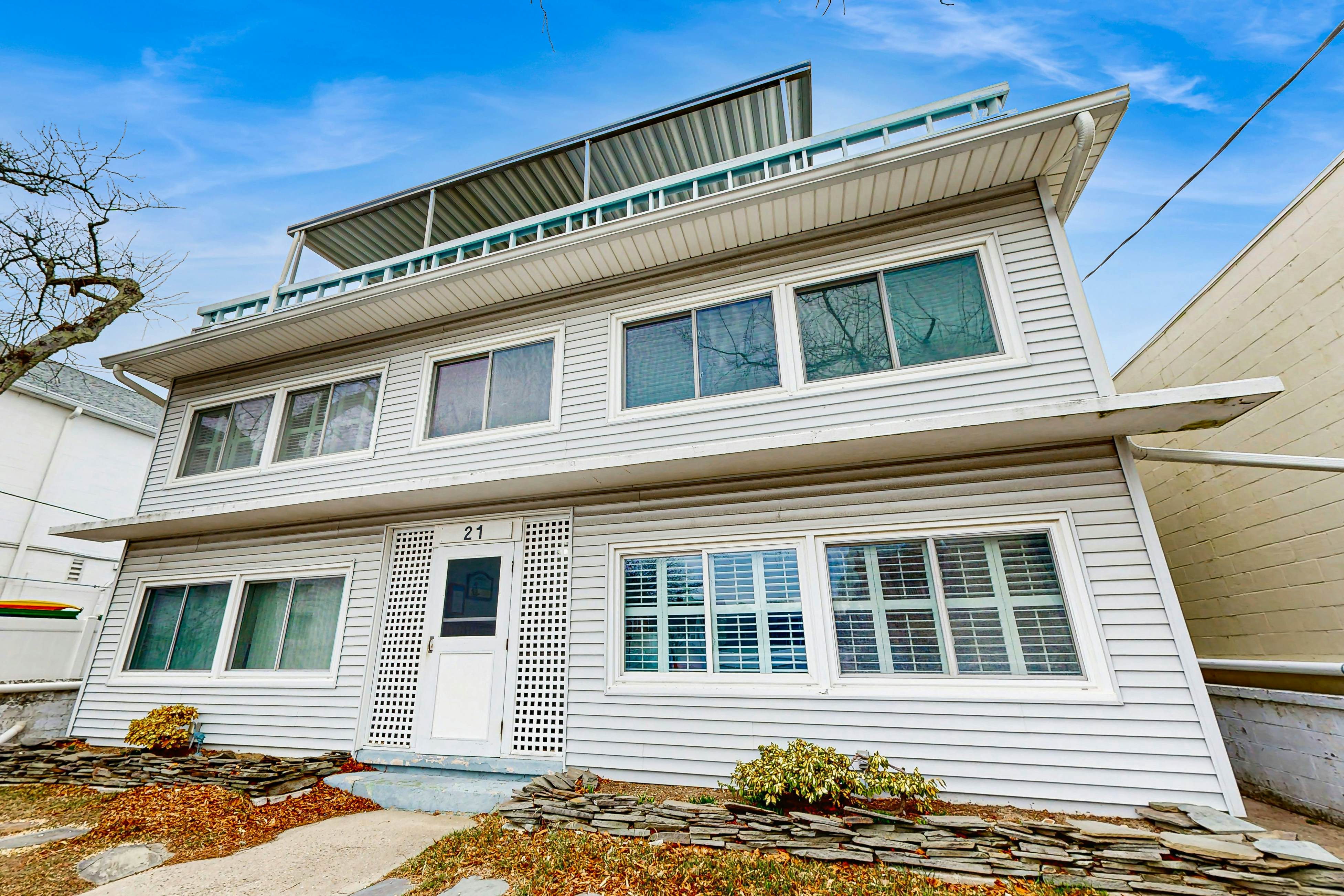 Town of Rehoboth Beach - The Boxwood House - 21 Wilmington Ave #1E