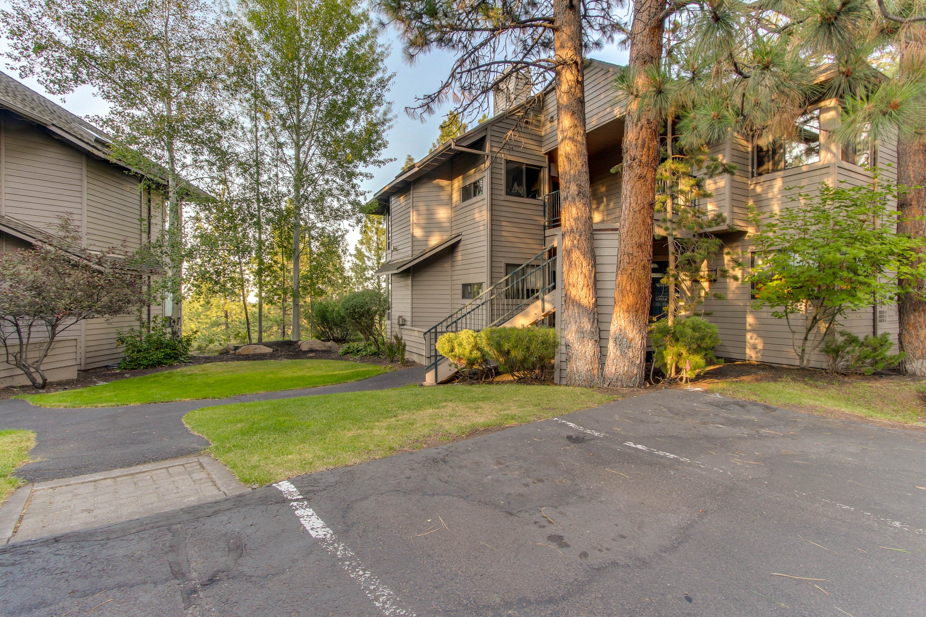 Ponderosa Views & Seclusion in Century West