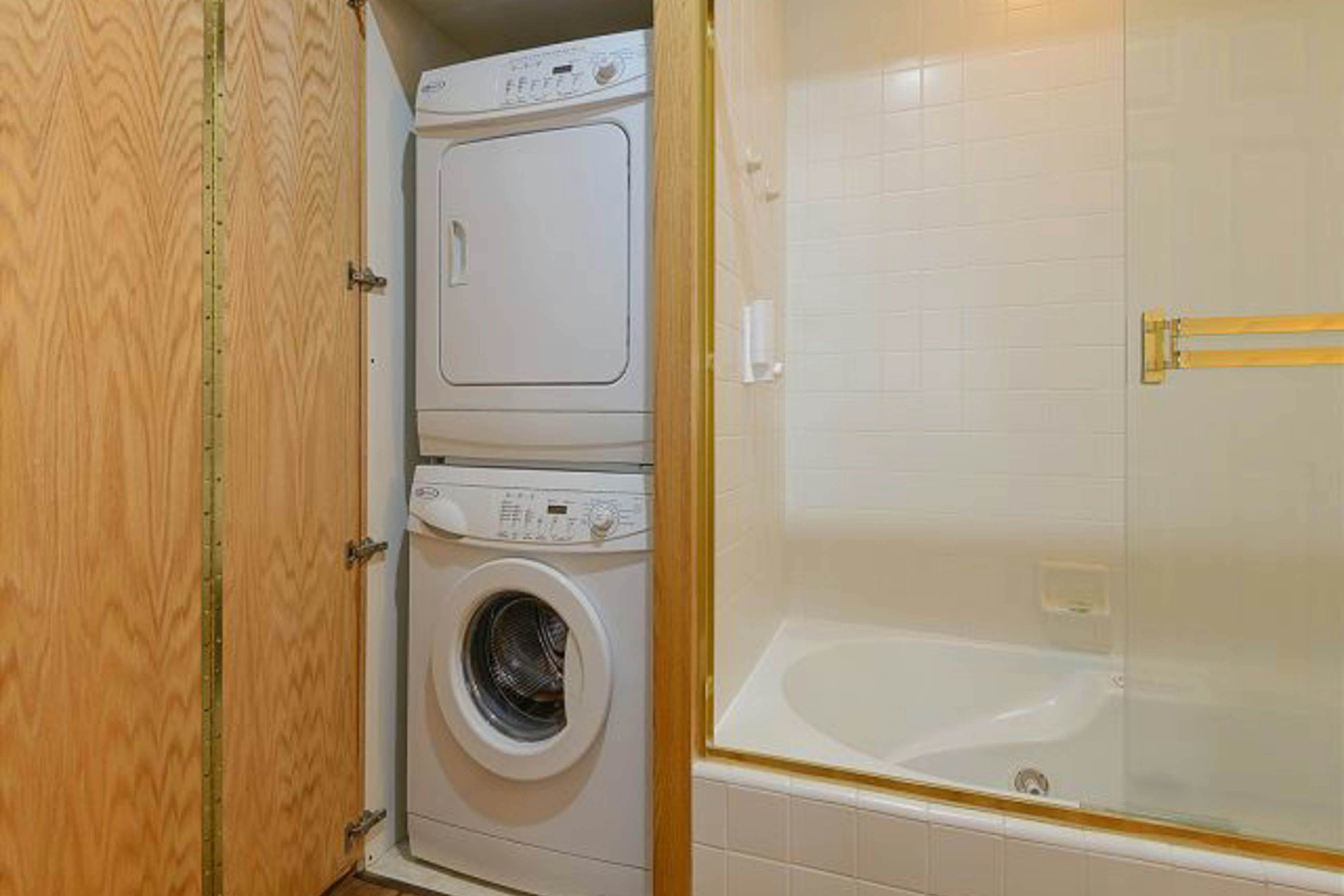 Ponderosa Views & Seclusion in Century West