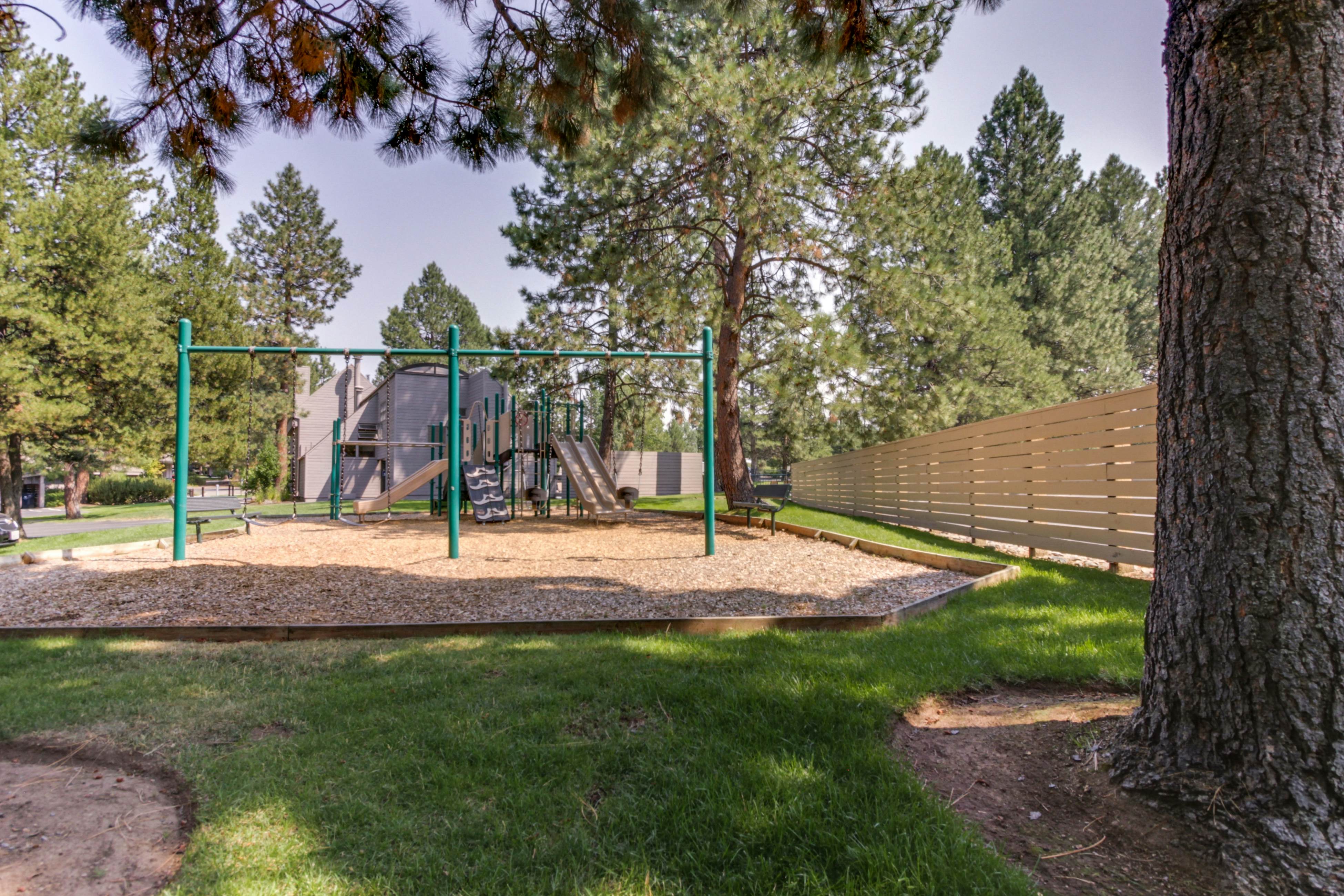 Ponderosa Views & Seclusion in Century West