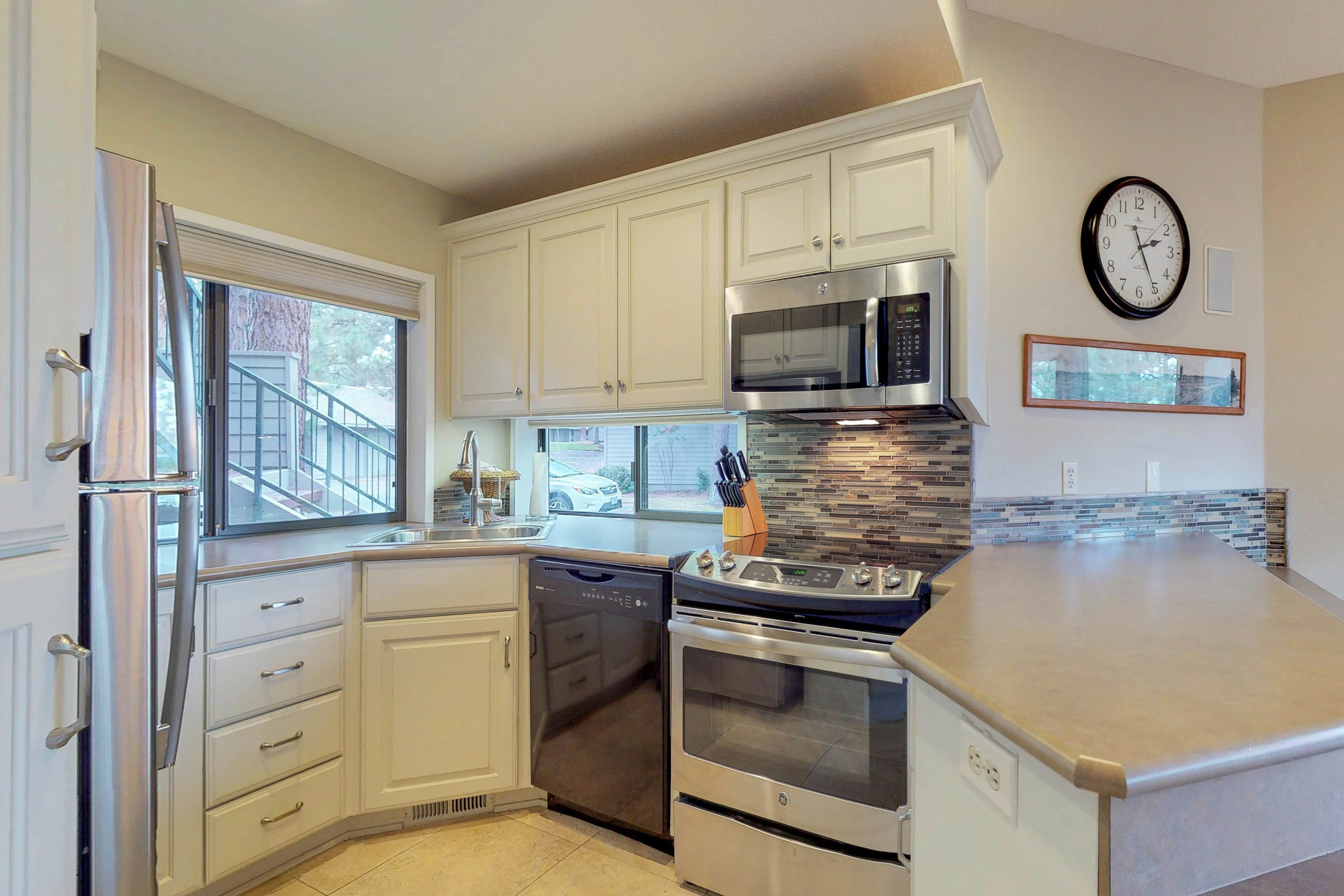 Ponderosa Views & Seclusion in Century West