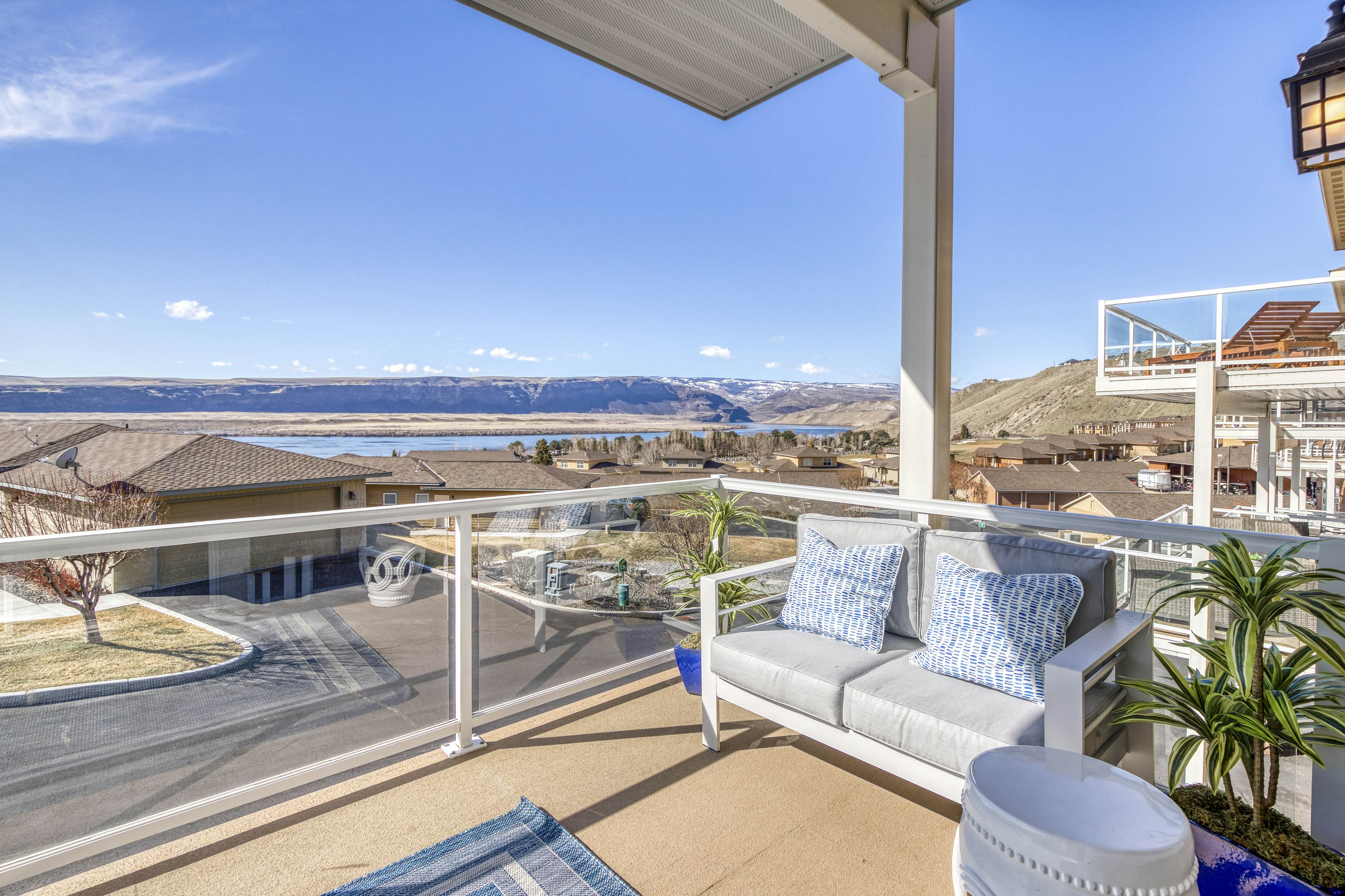 The River View on Riverview Way