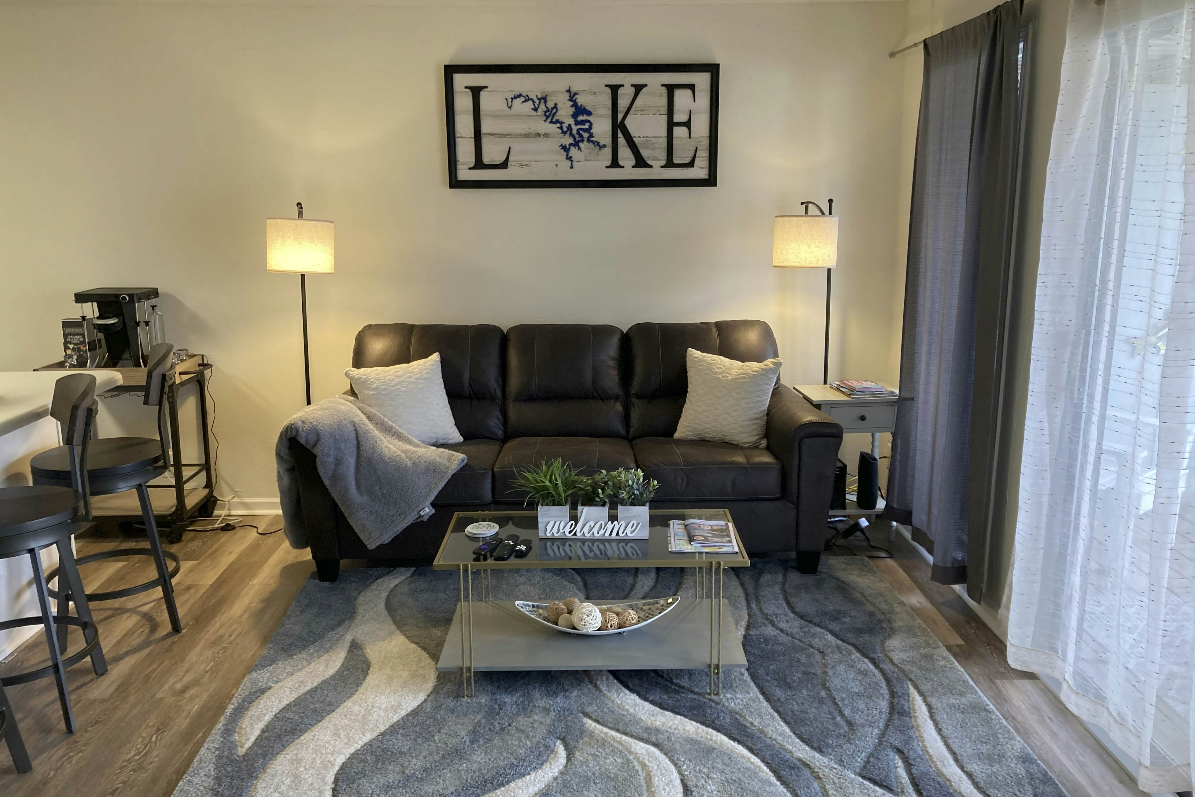 The Luxe Lakefront 