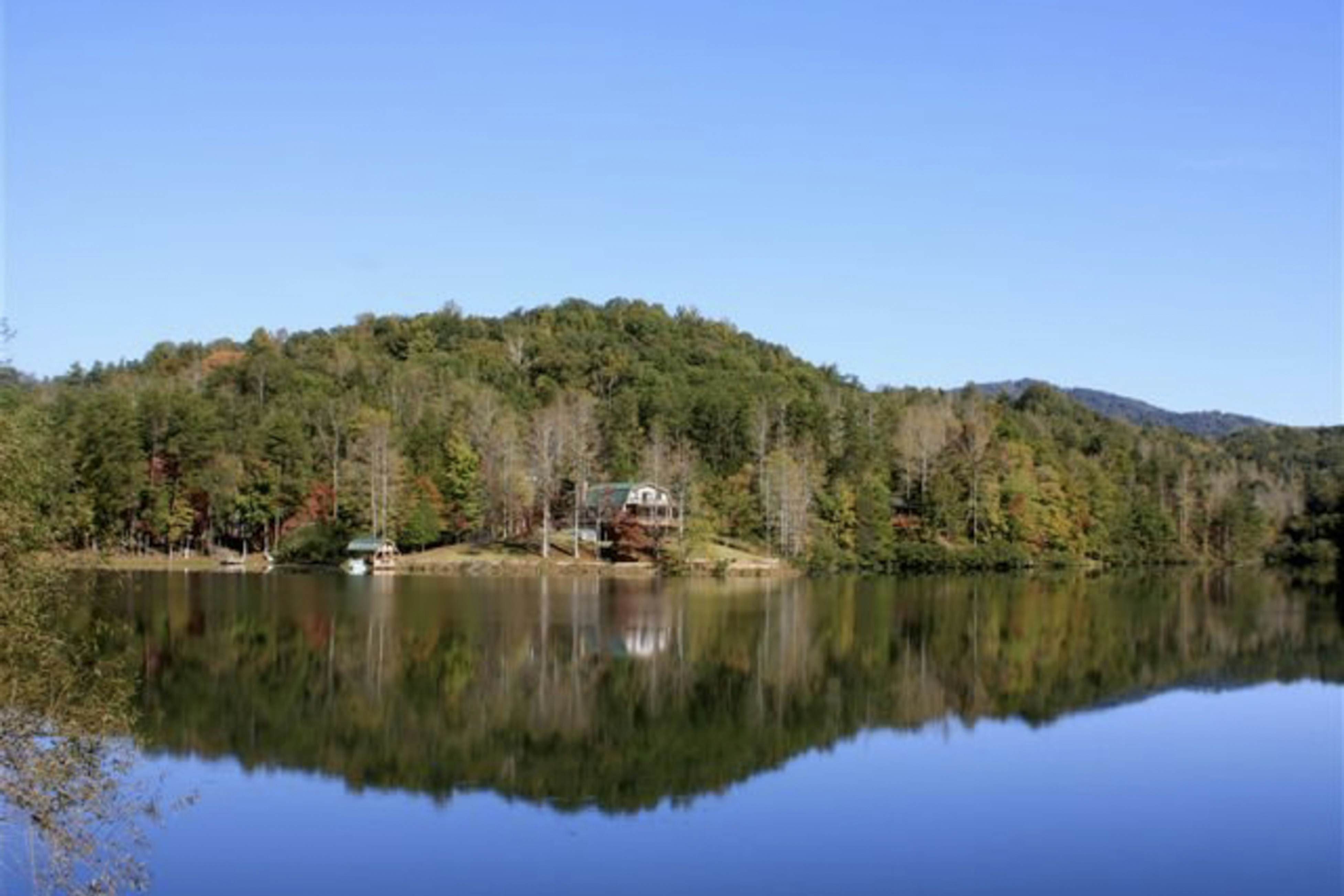 Lodge on Mirror Lake