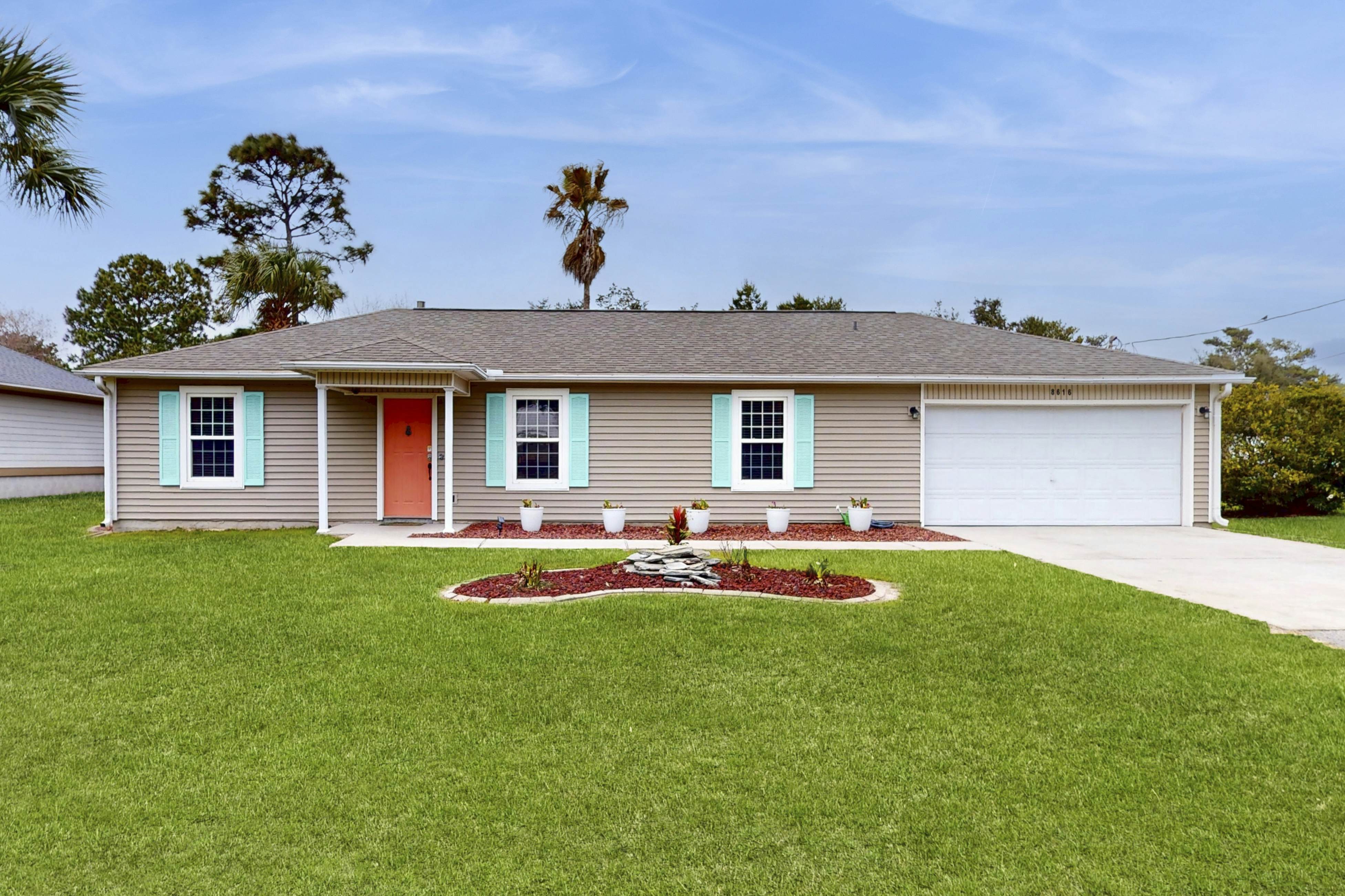 Poolside Palms Paradise
