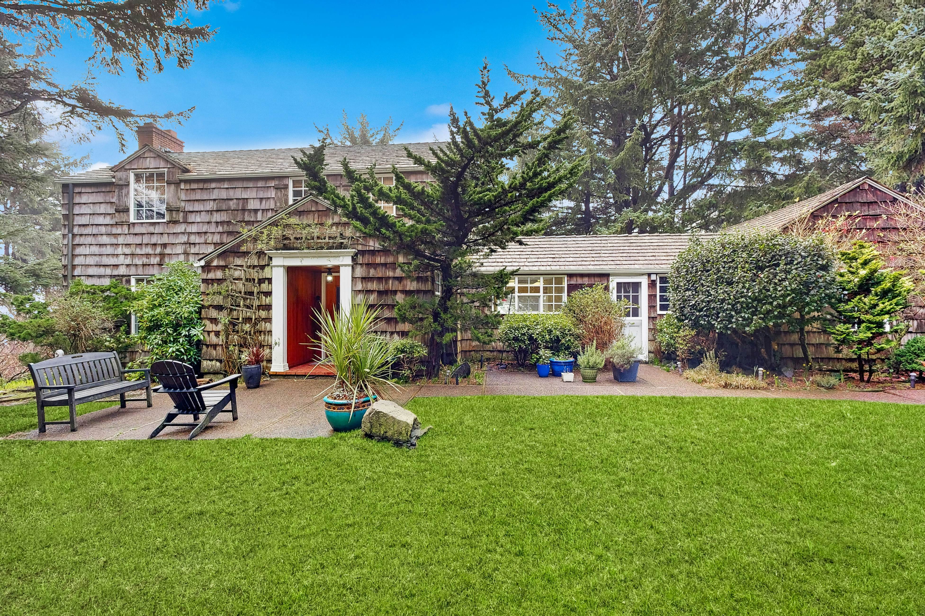 Whispering Seas with Hot Tub