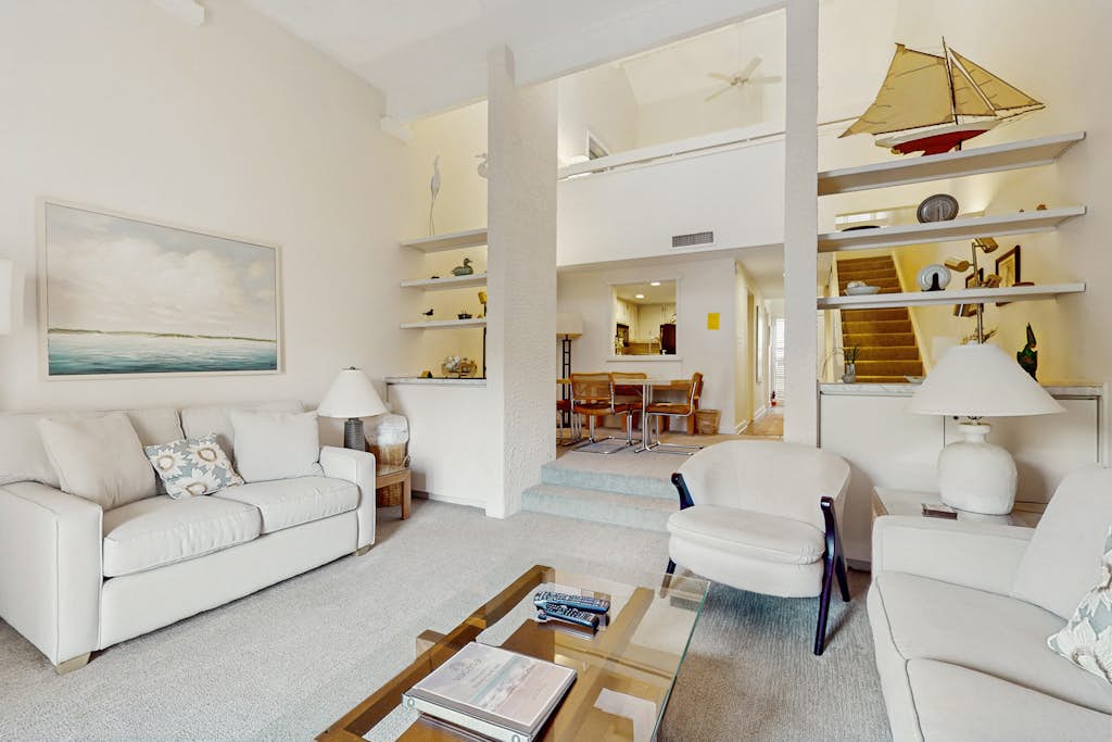 Marsh-view Harbour Town condo w/ shared pool - close to shops & restaurants — Hilton Head, SC — vacation rental