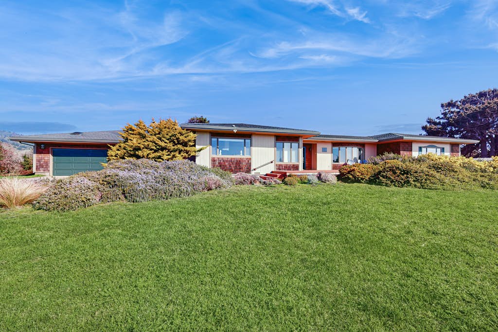 Large Luxury Home - Ocean View, Hot tub, Game Room — Fort Bragg, CA — vacation rental