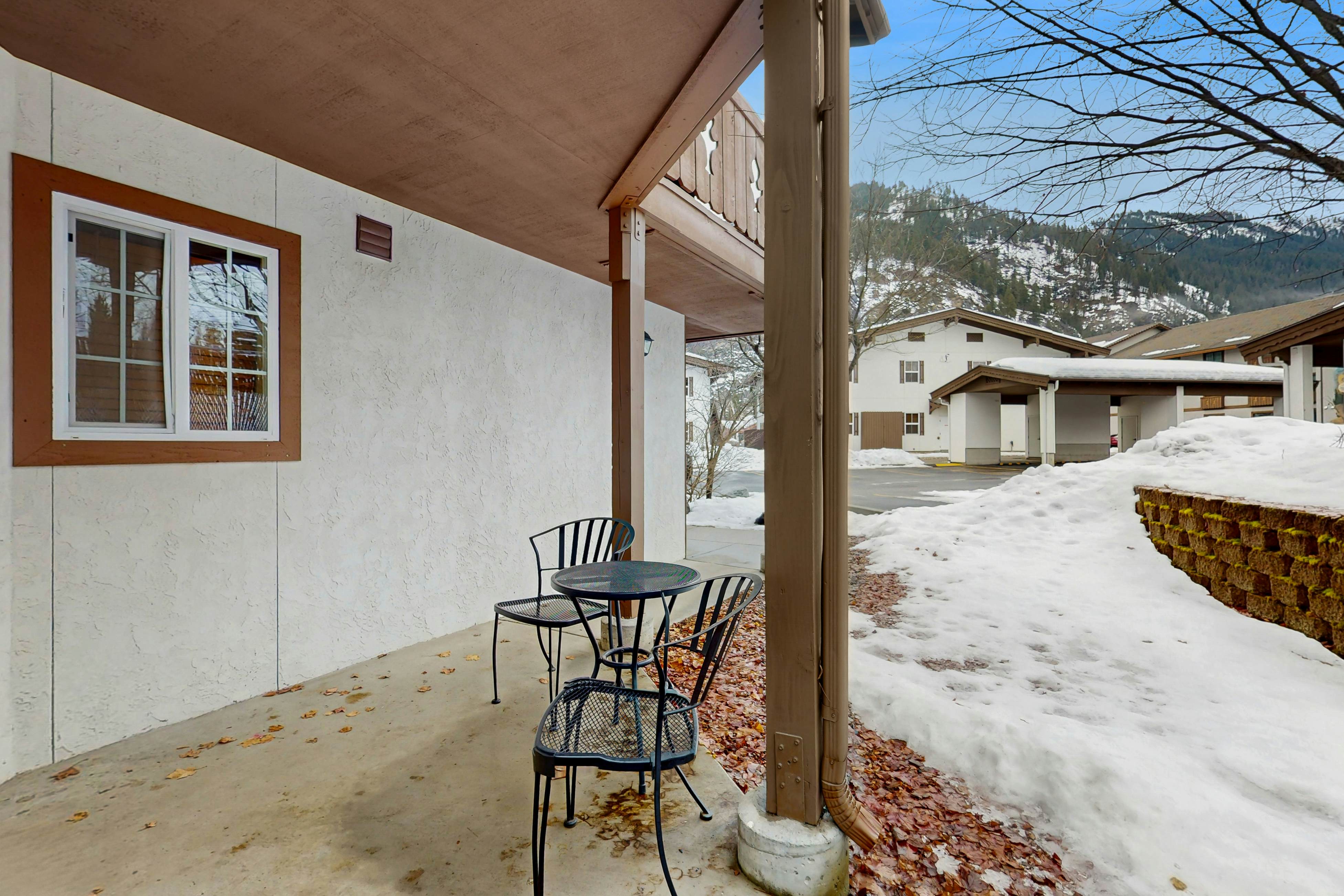 Icicle Village Resort 402 - Juniper Studio