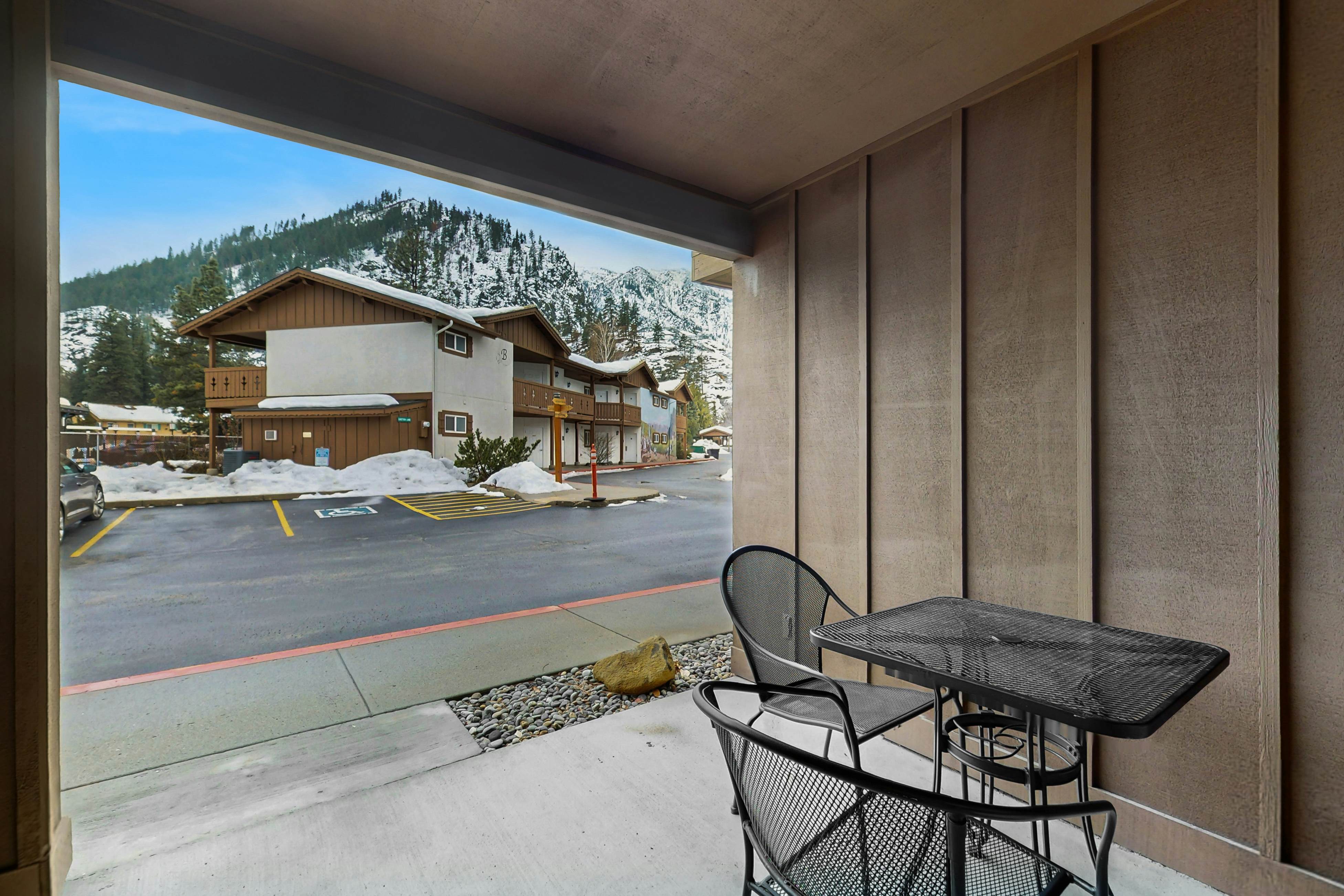 Icicle Village Resort 402 - Juniper Studio