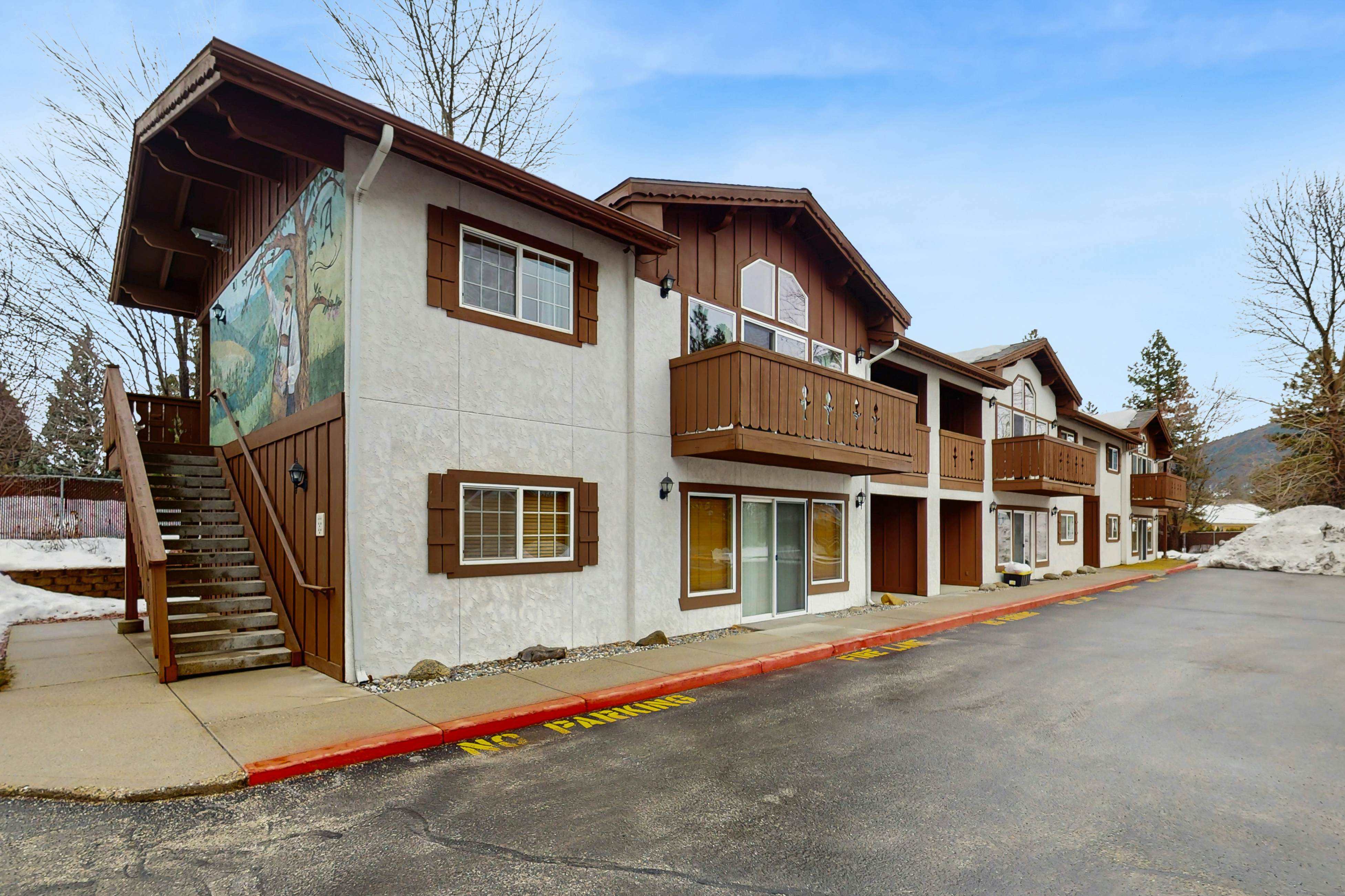 Icicle Village Resort 402 - Juniper Studio