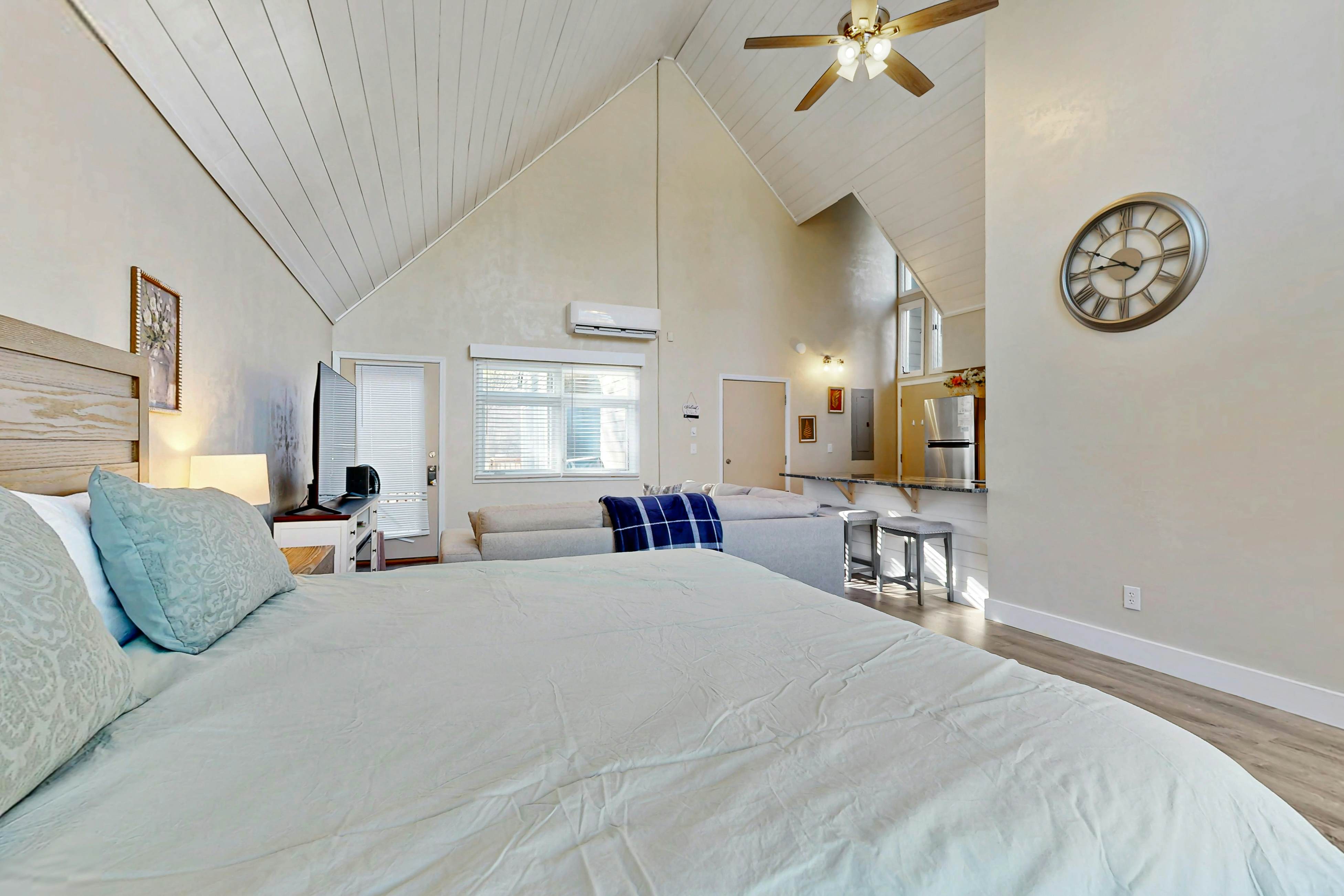 Sapphire Serenity - Studio