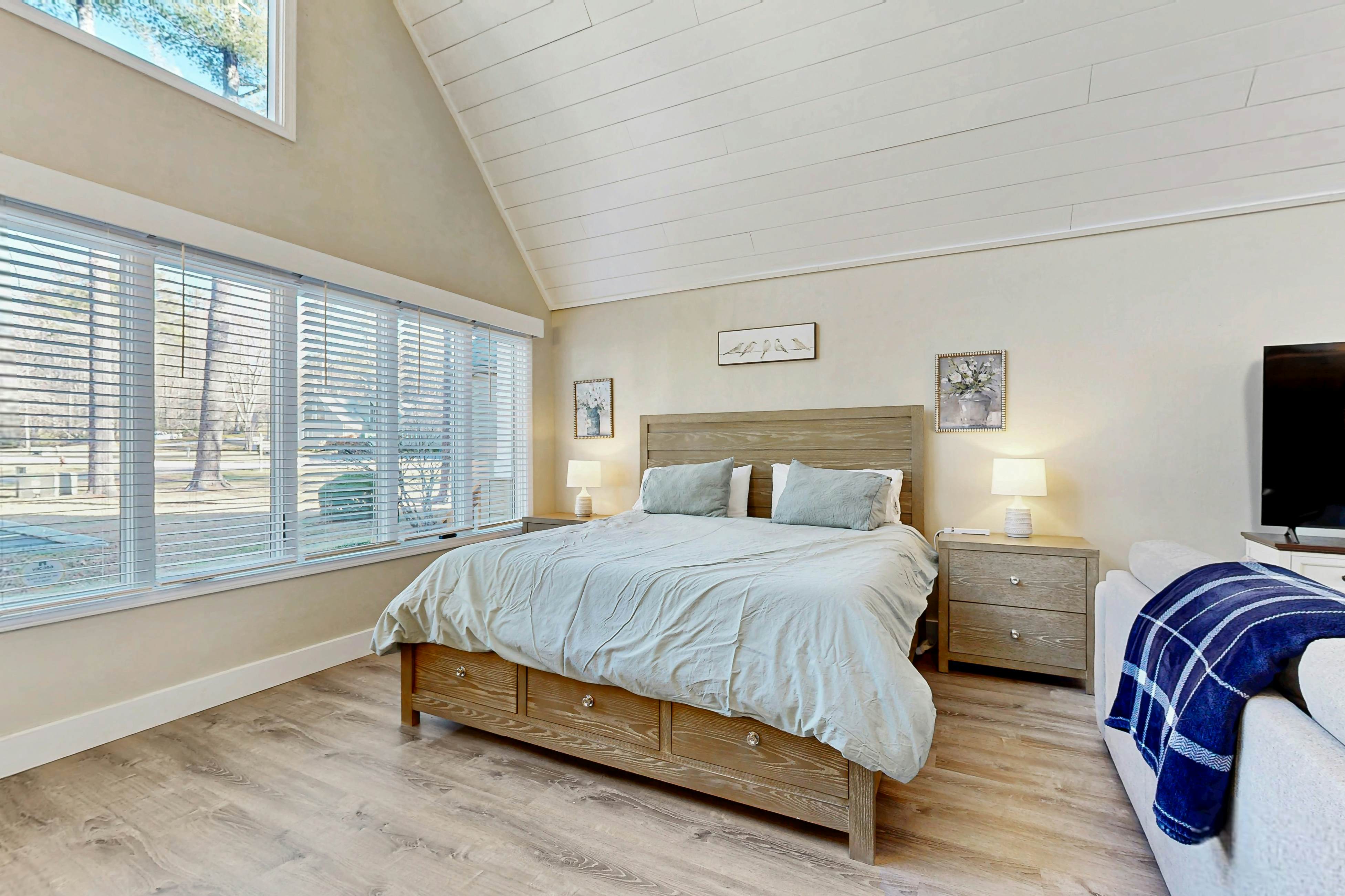 Sapphire Serenity - Studio