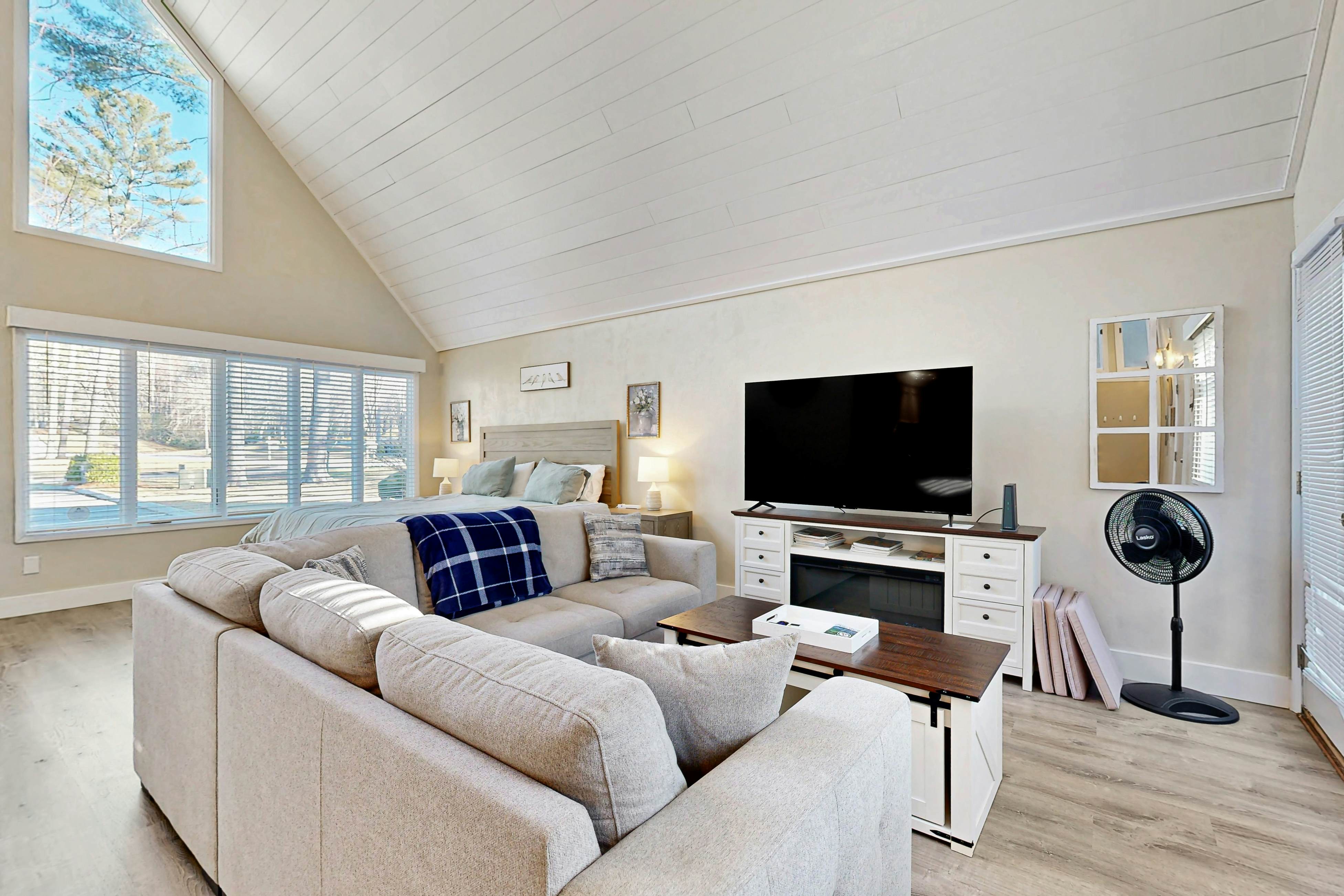 Sapphire Serenity - Studio