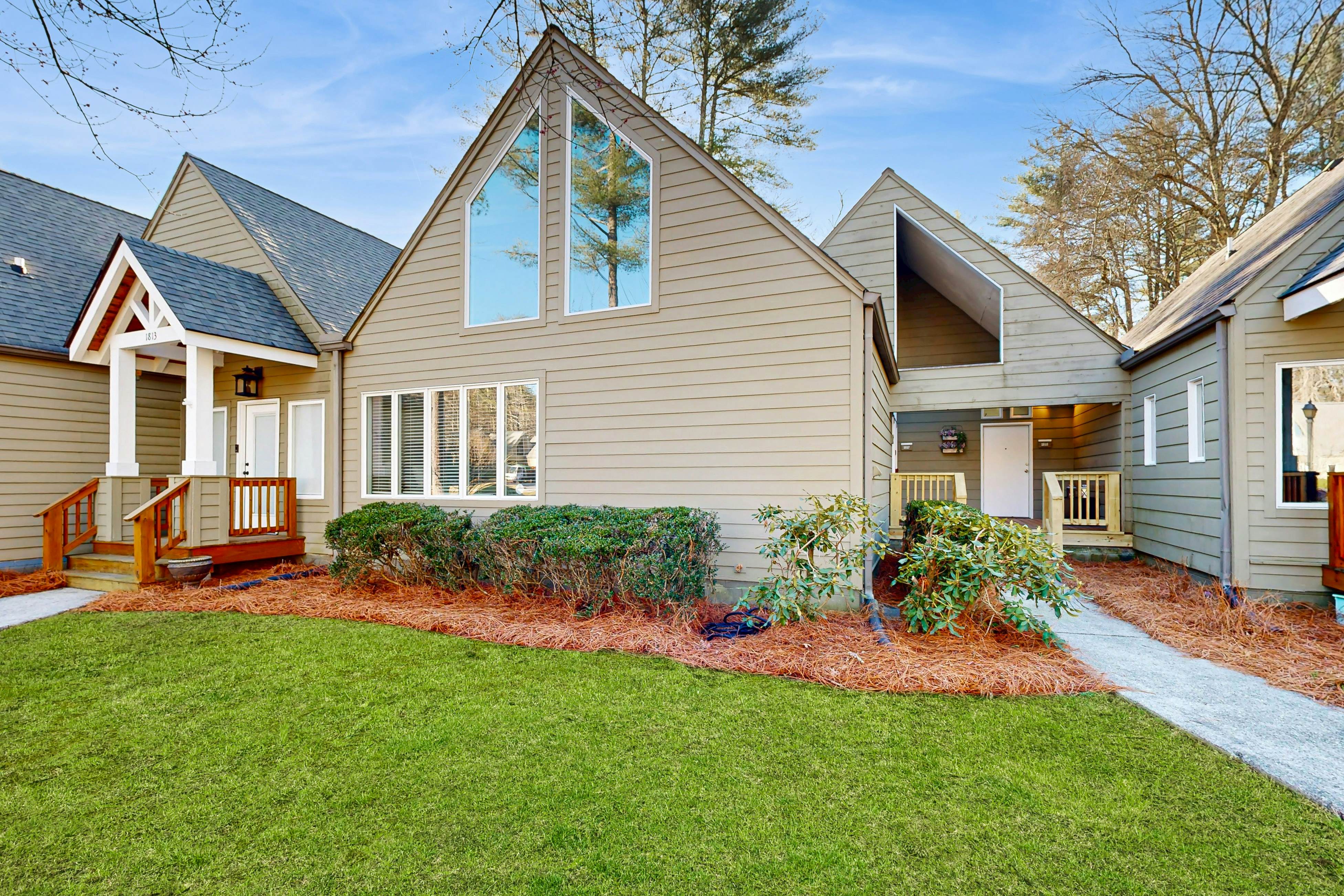 Sapphire Serenity - Studio