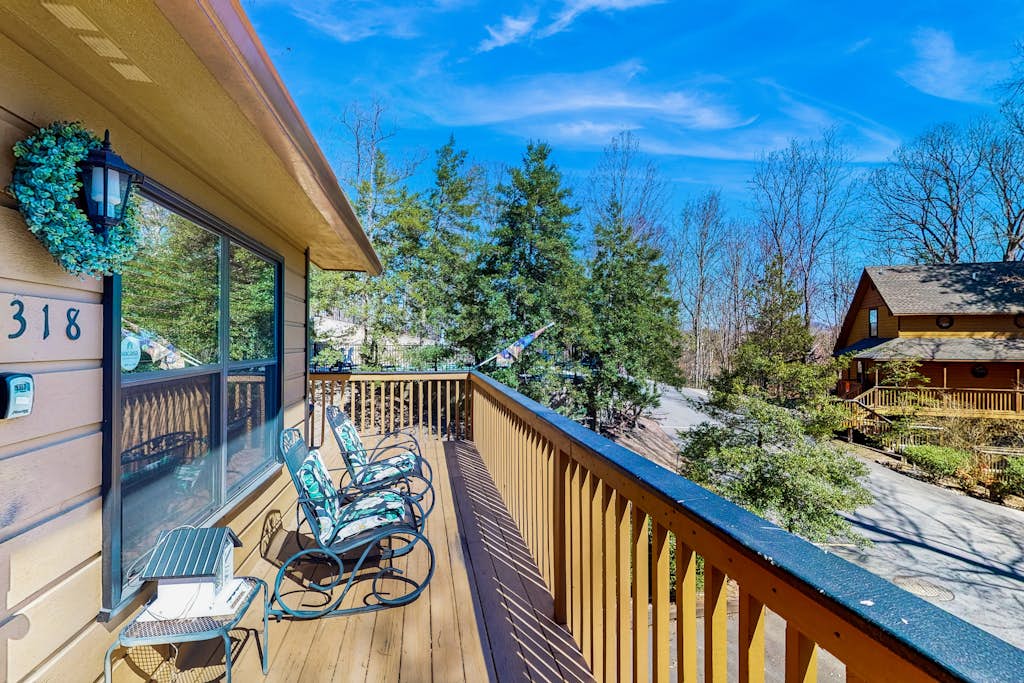 Pigeon Forge RetreatใปHot TubใปArcadeใปGamesใปPool โ Pigeon Forge, TN โ vacation rental