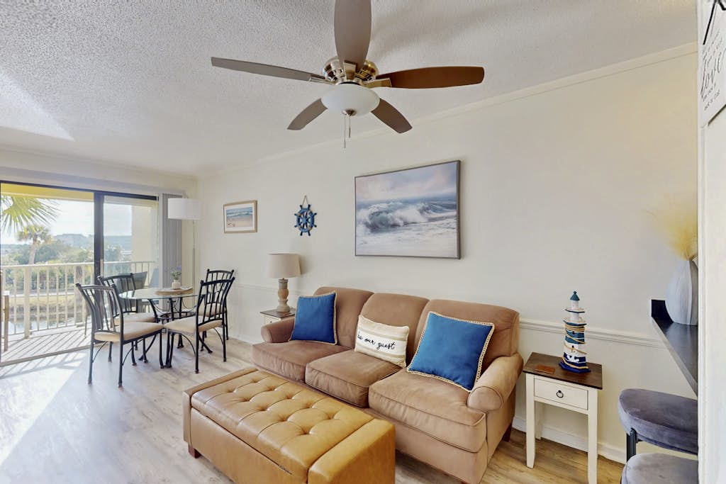 Beach condo with balcony, pools, & hot tub- near golf & beach — Hilton Head, SC — vacation rental